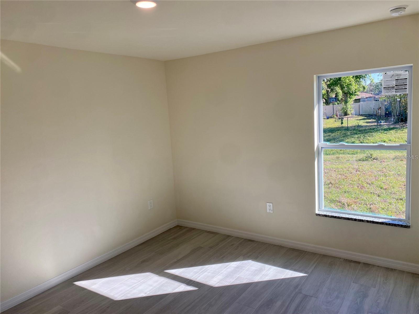 Image 14 of 18 For 4595 Horseshoe Avenue