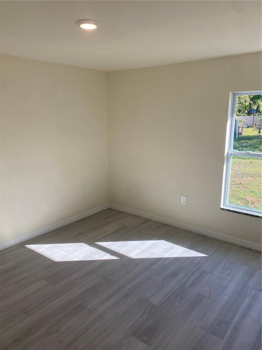 Image 15 of 18 For 4595 Horseshoe Avenue
