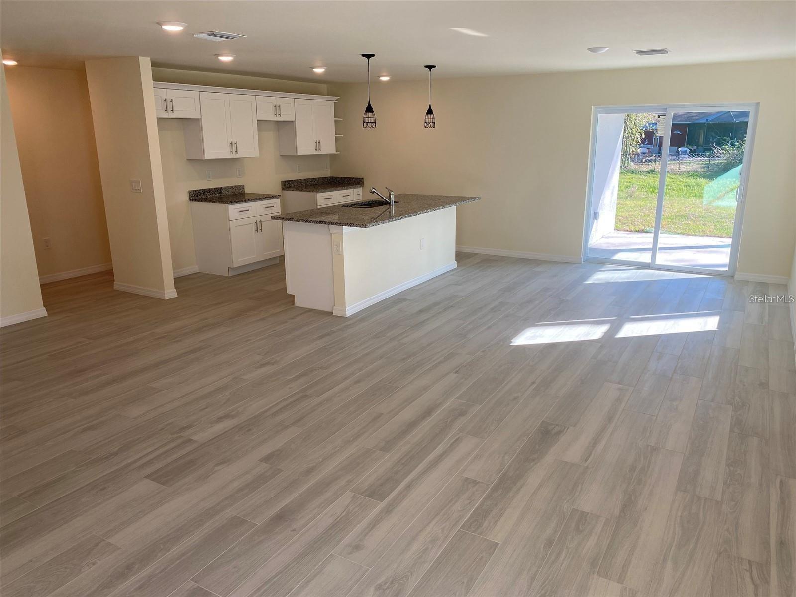 Image 3 of 18 For 4595 Horseshoe Avenue