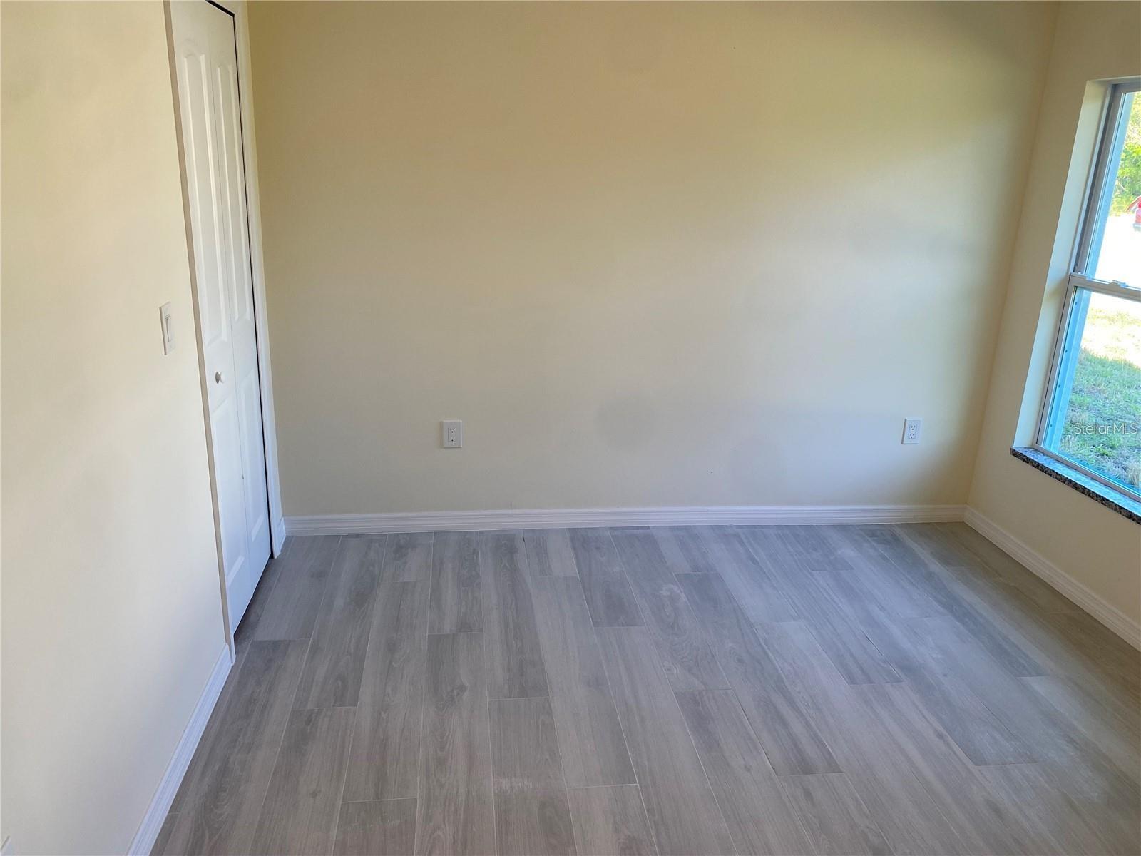 Image 7 of 18 For 4595 Horseshoe Avenue