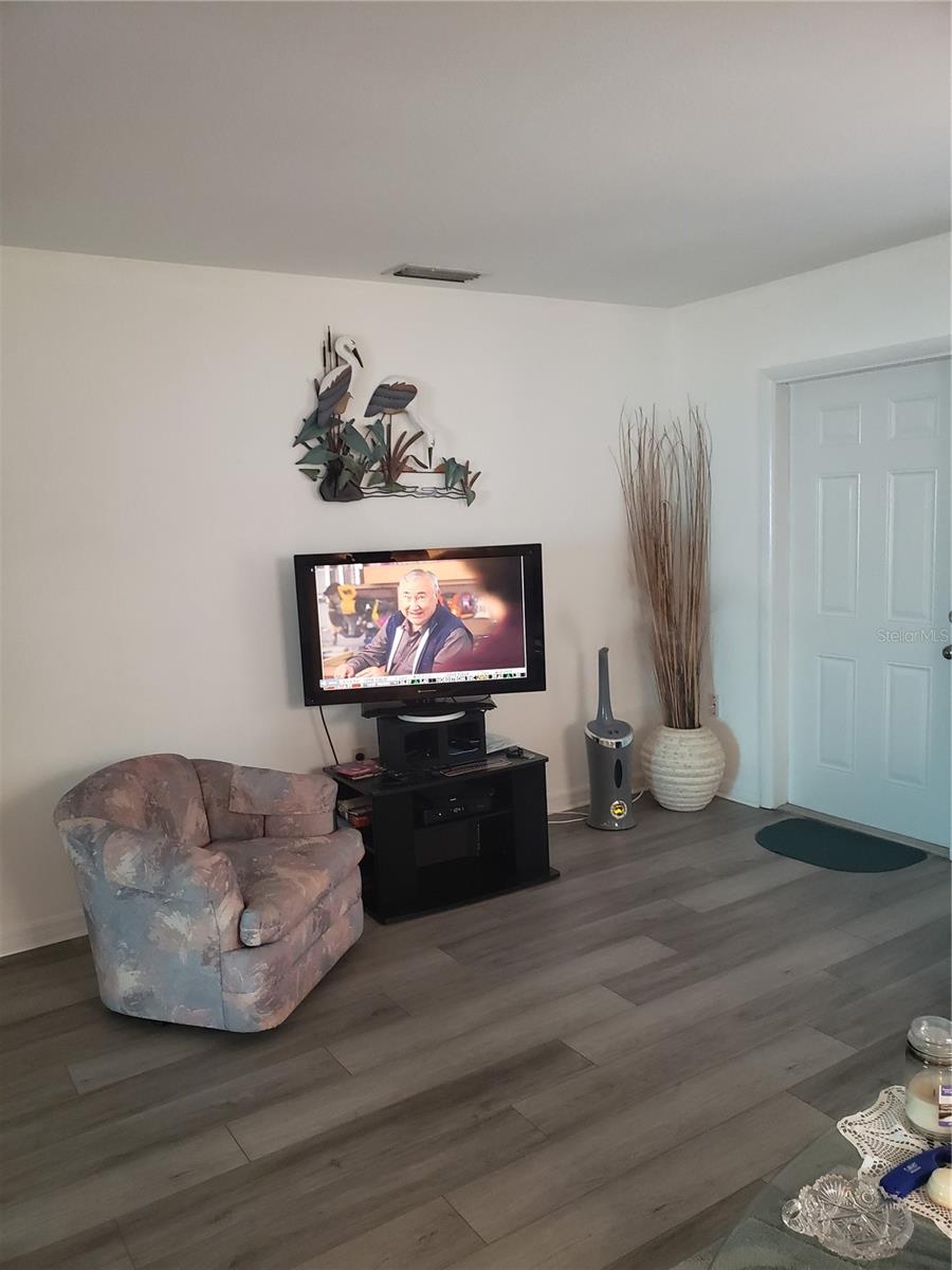 Image 14 of 14 For 900 Pineland Avenue
