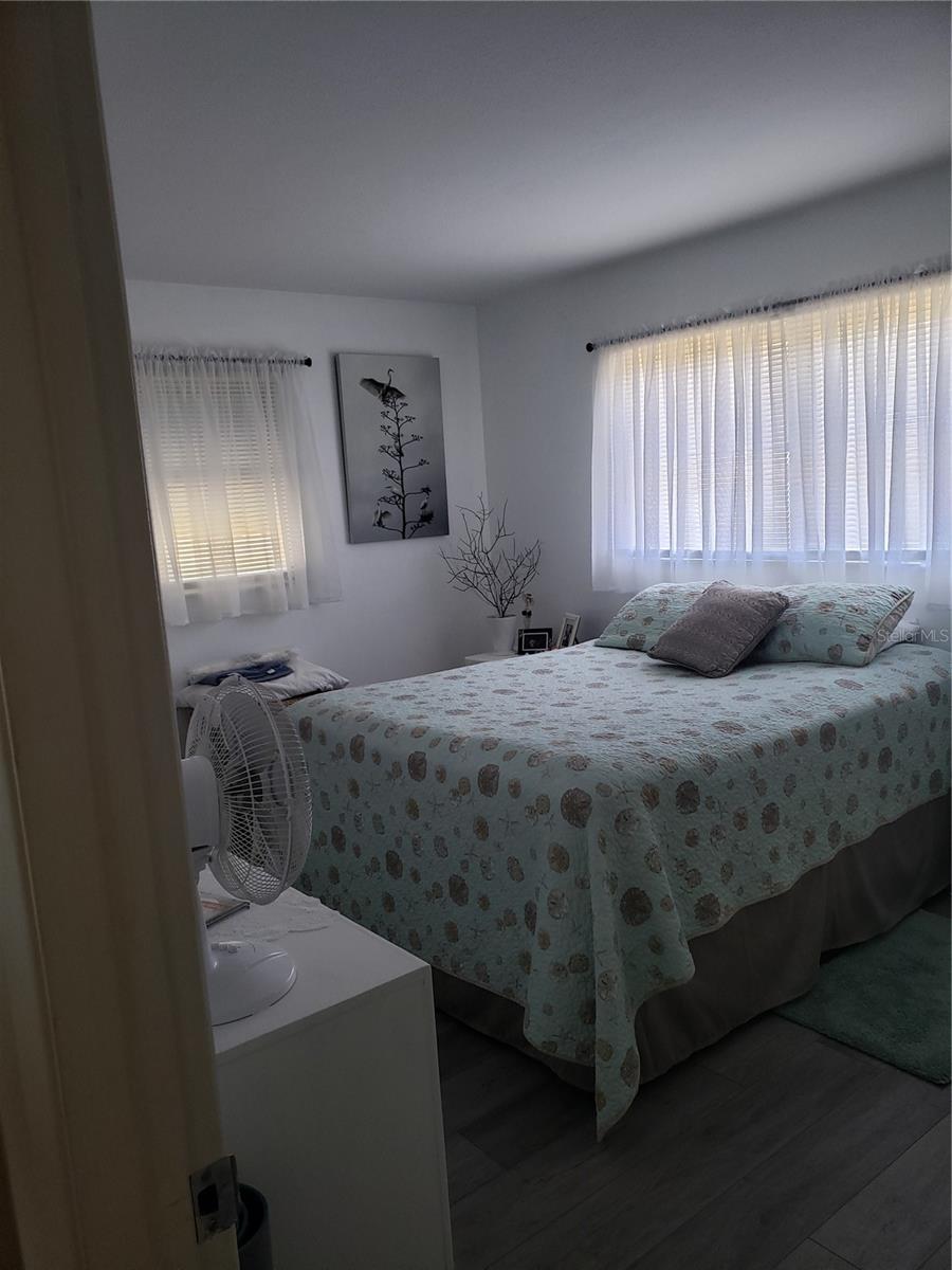 Image 4 of 14 For 900 Pineland Avenue