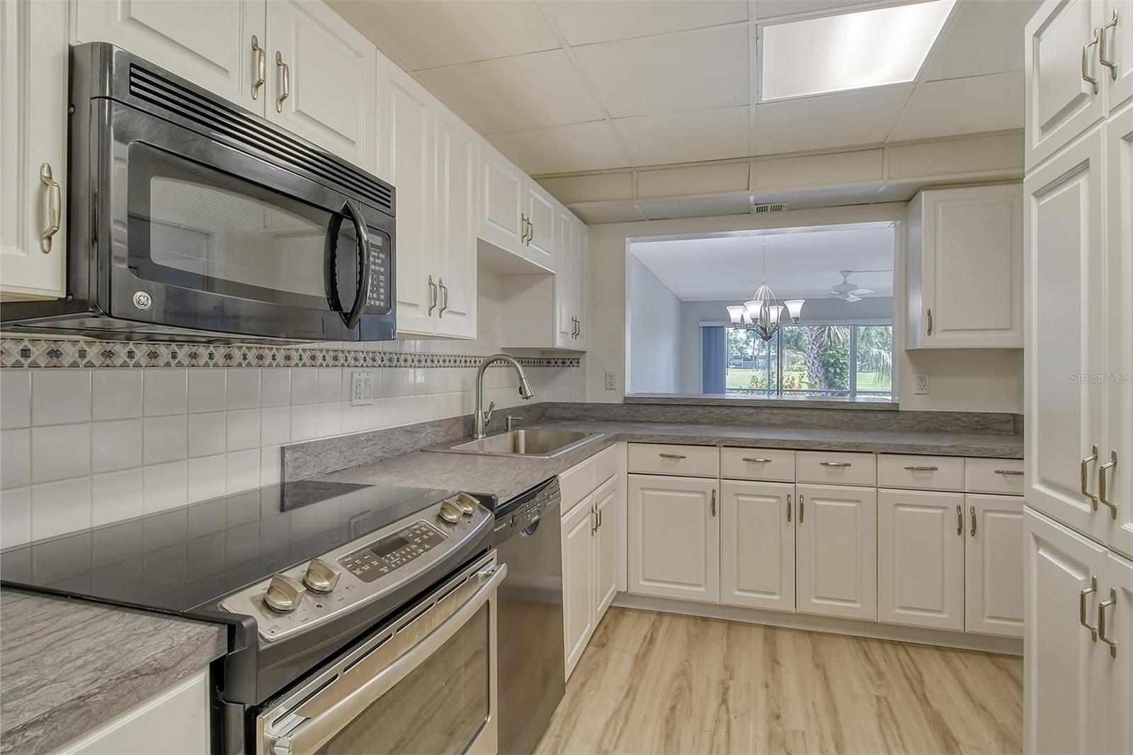 Image 7 of 63 For 7173 Country Club Drive N 141