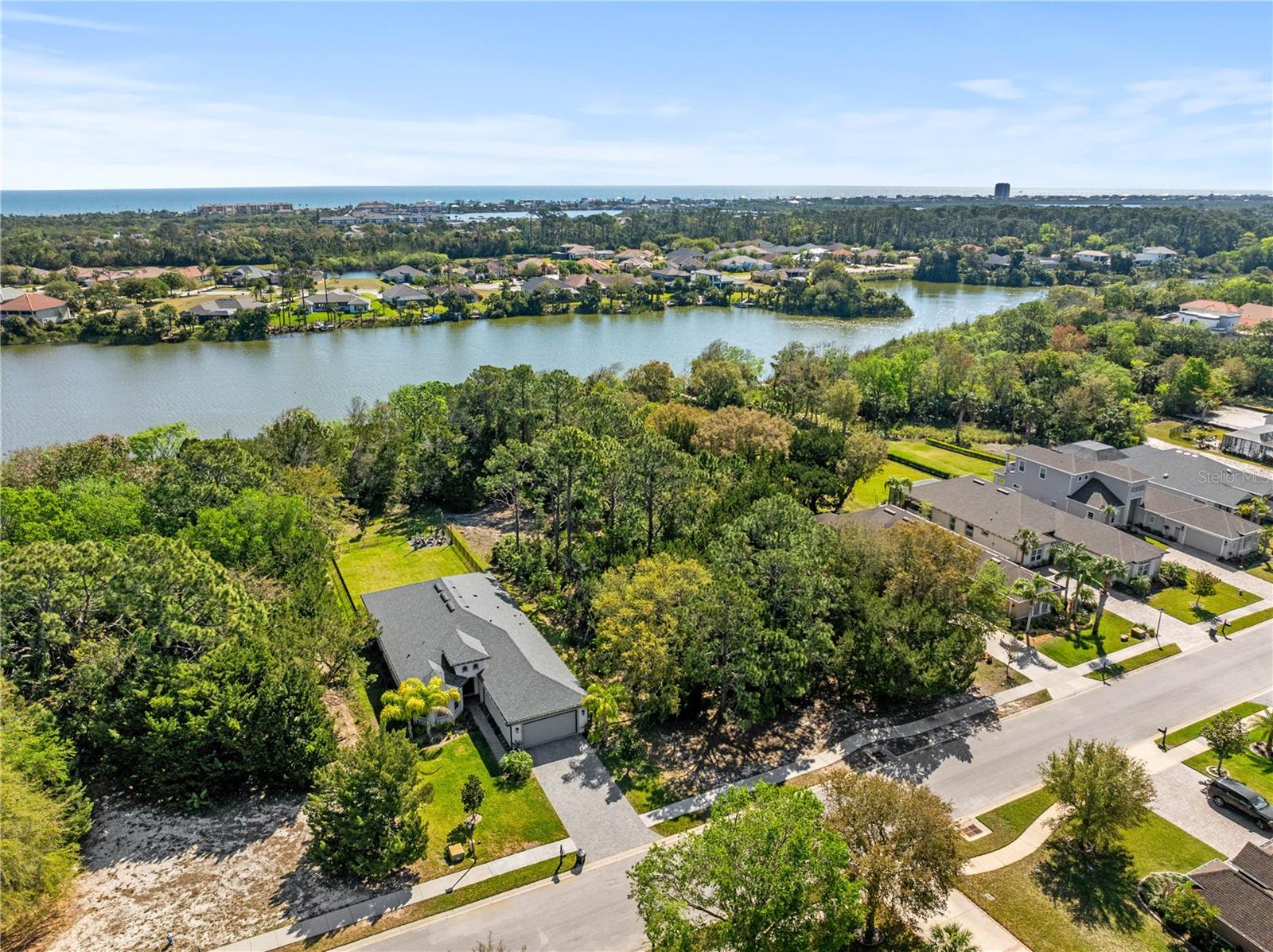 Image 2 of 7 For 18 Lakewalk Drive