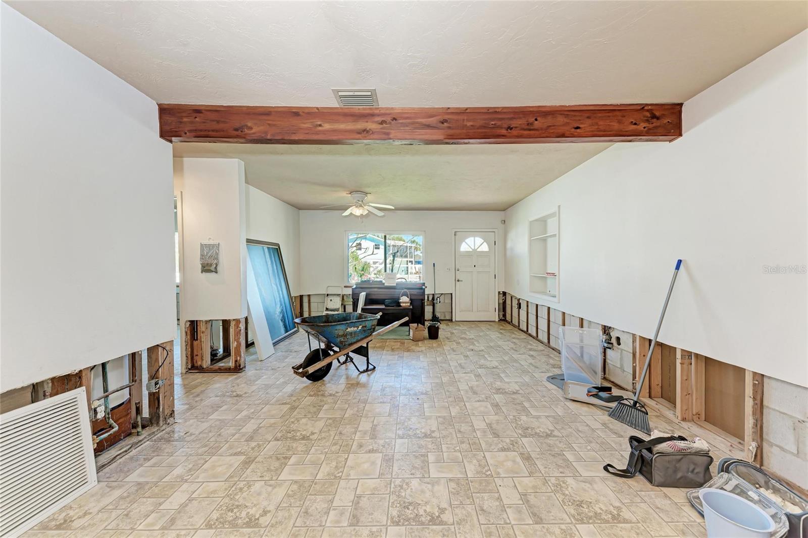 Image 10 of 49 For 216 Archer Way