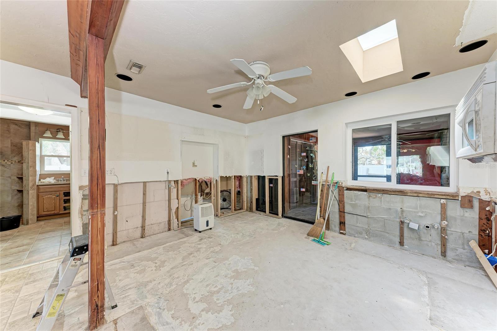 Image 13 of 49 For 216 Archer Way