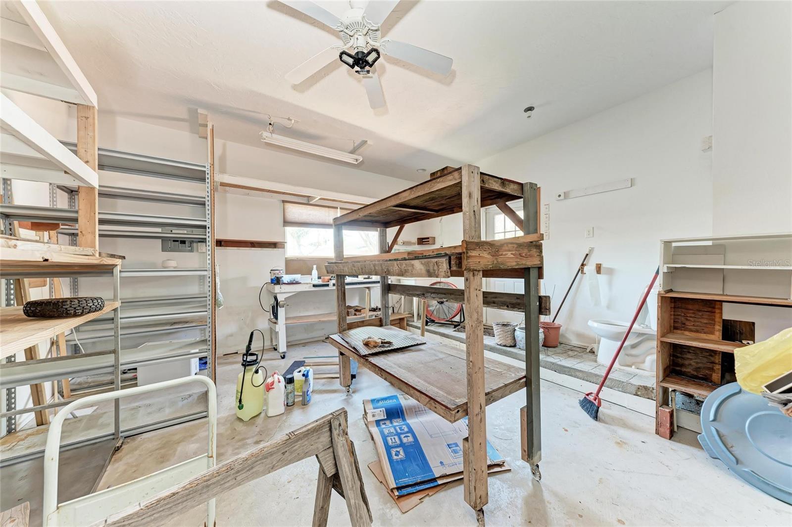 Image 20 of 49 For 216 Archer Way