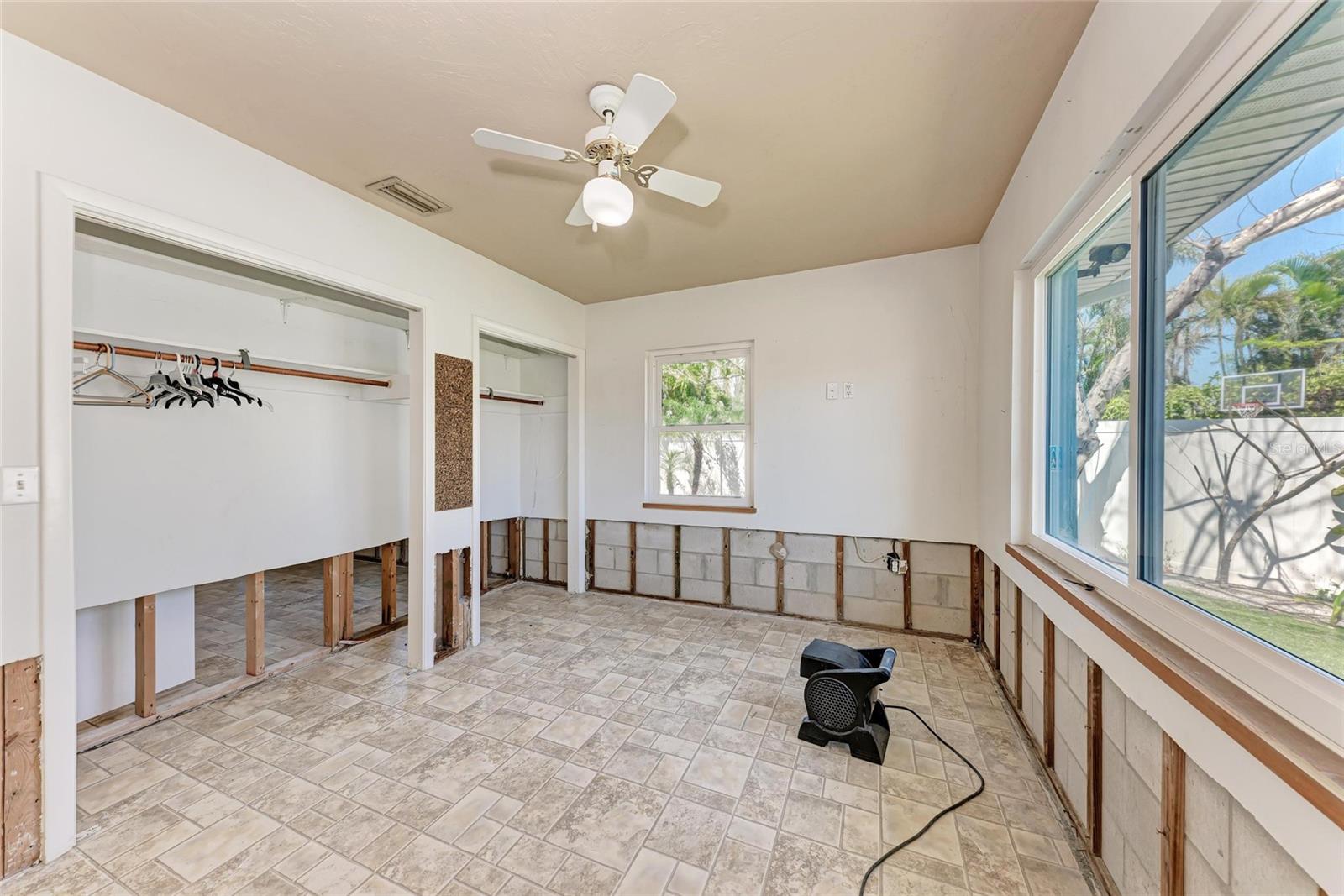 Image 23 of 49 For 216 Archer Way