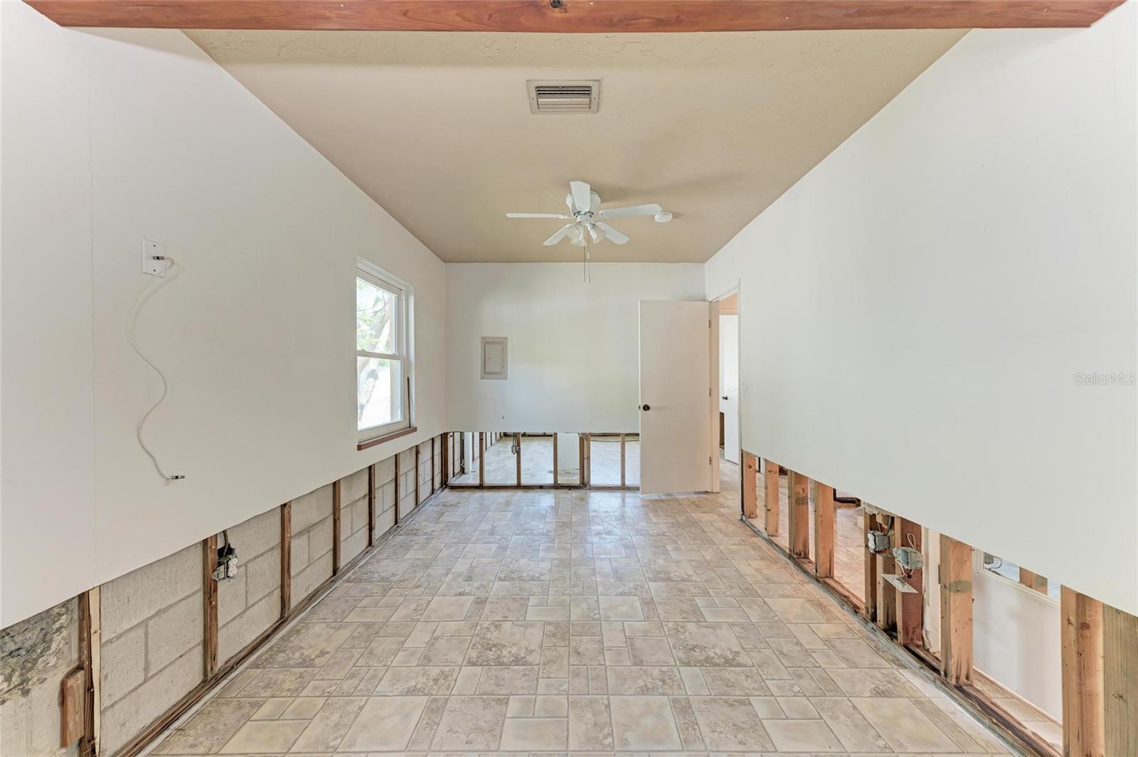 Image 27 of 49 For 216 Archer Way