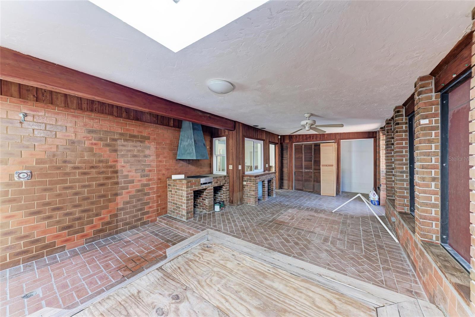 Image 31 of 49 For 216 Archer Way