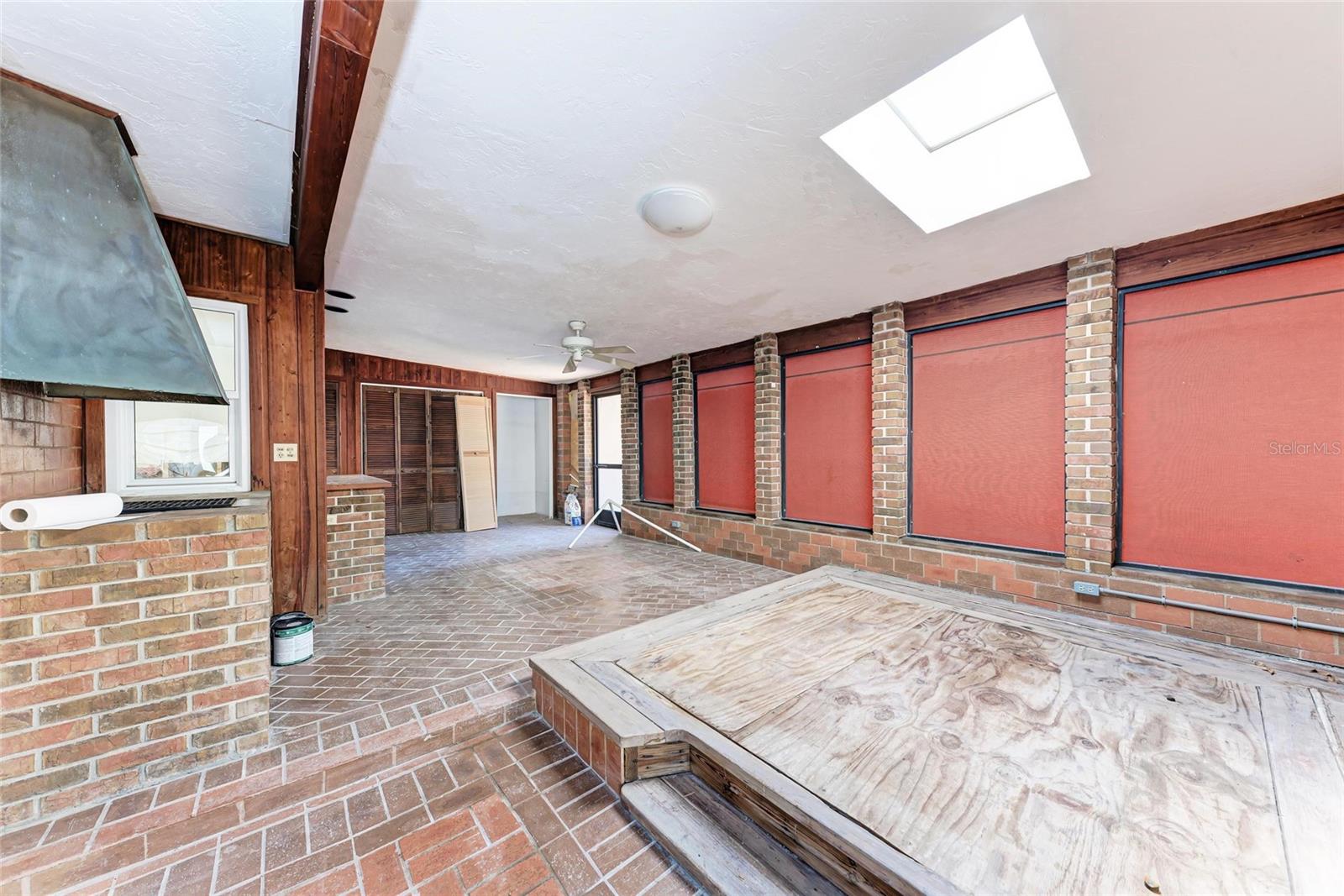 Image 32 of 49 For 216 Archer Way