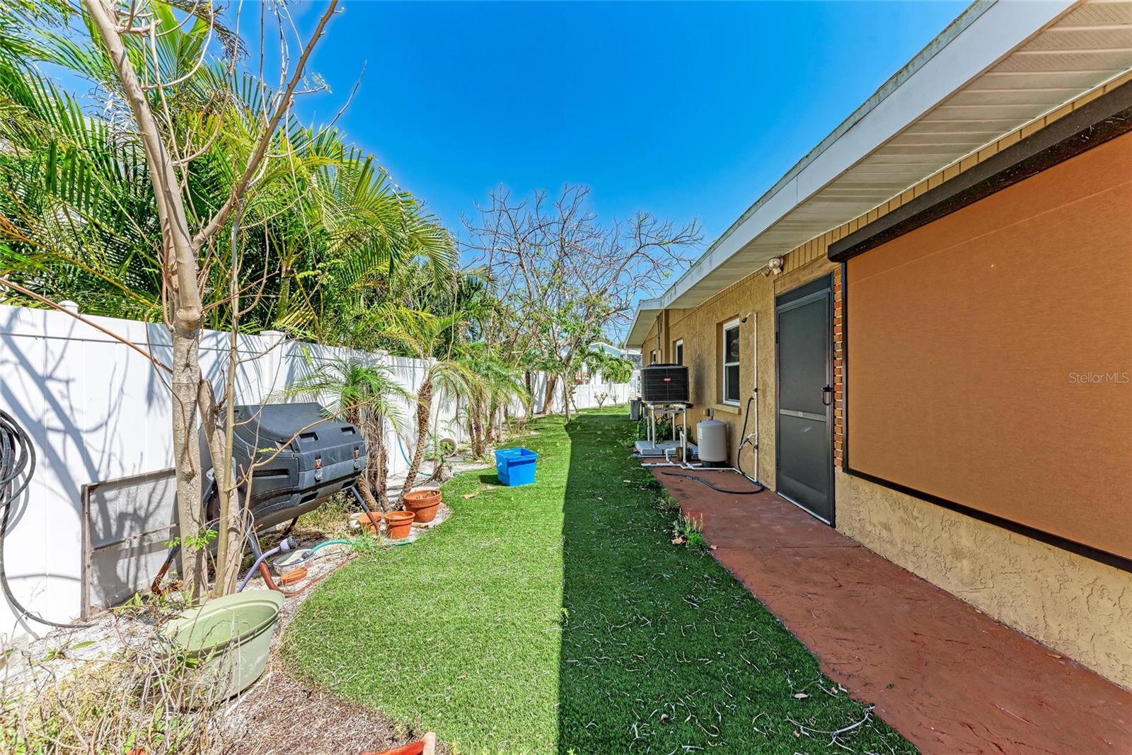 Image 34 of 49 For 216 Archer Way
