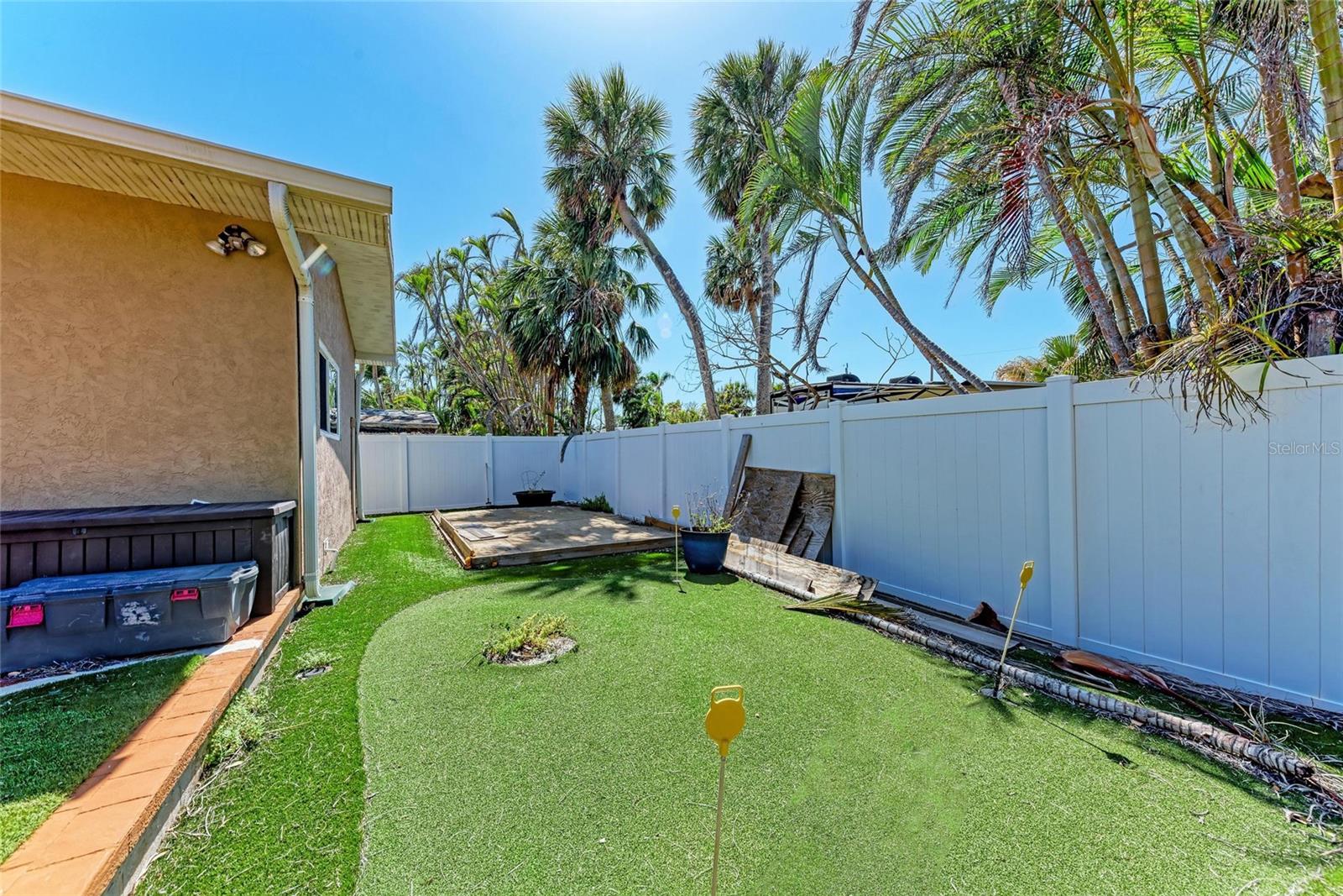 Image 36 of 49 For 216 Archer Way