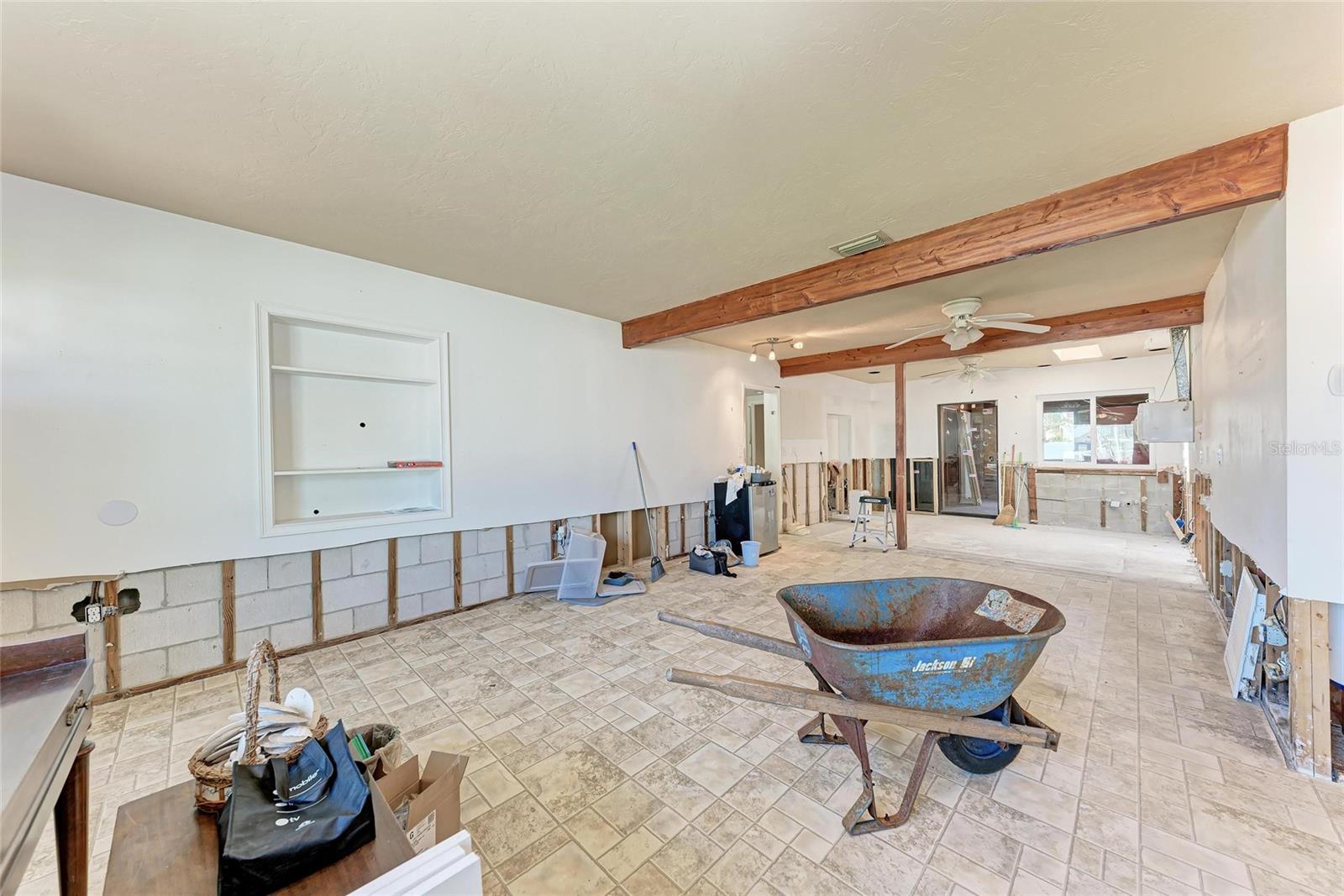 Image 8 of 49 For 216 Archer Way