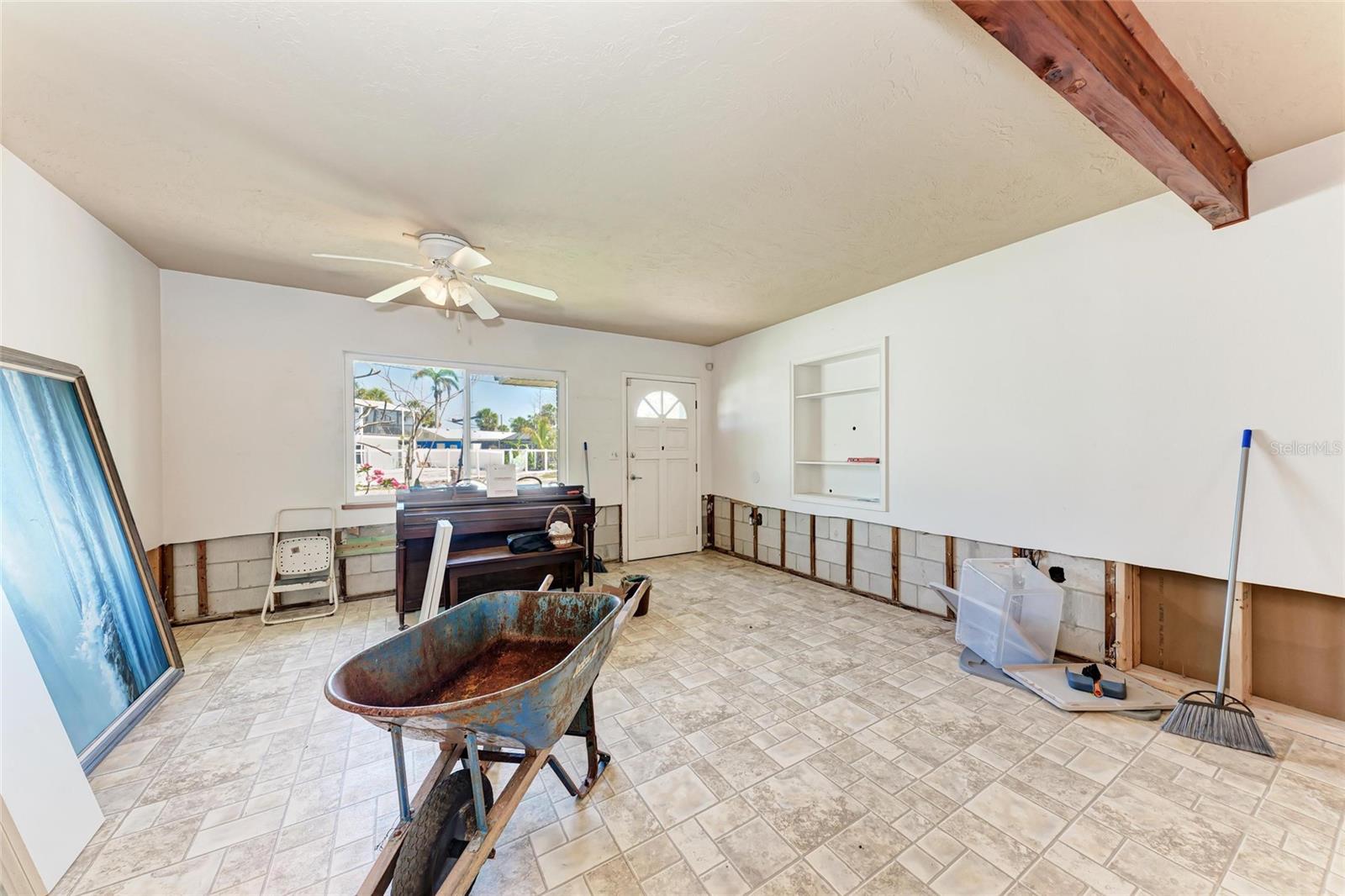 Image 9 of 49 For 216 Archer Way
