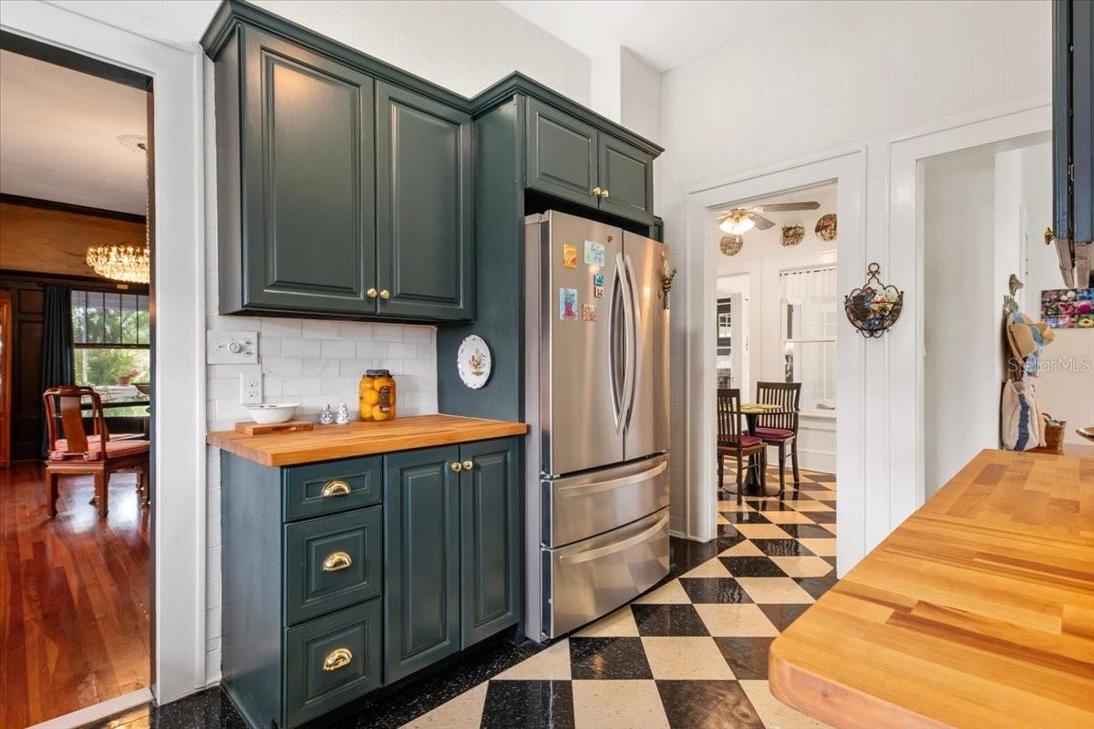 Image 13 of 87 For 2326 2nd Avenue E