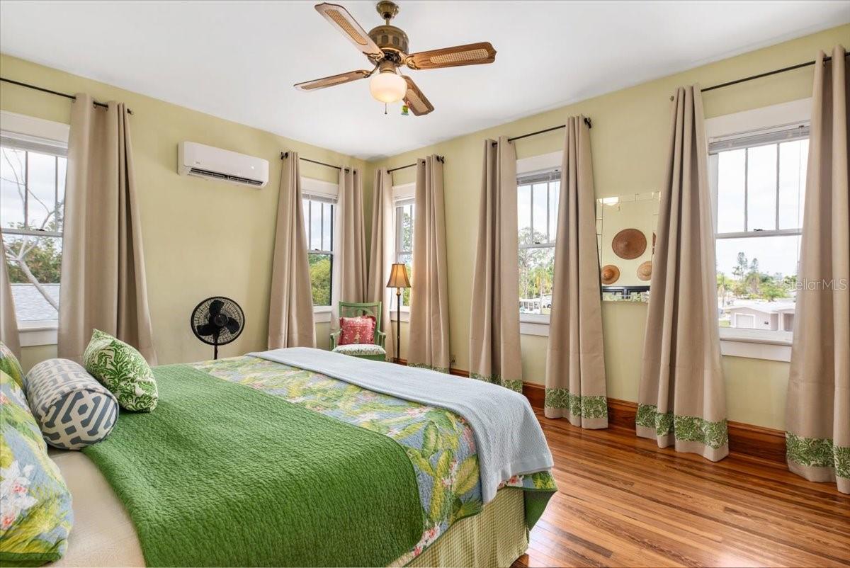 Image 31 of 87 For 2326 2nd Avenue E
