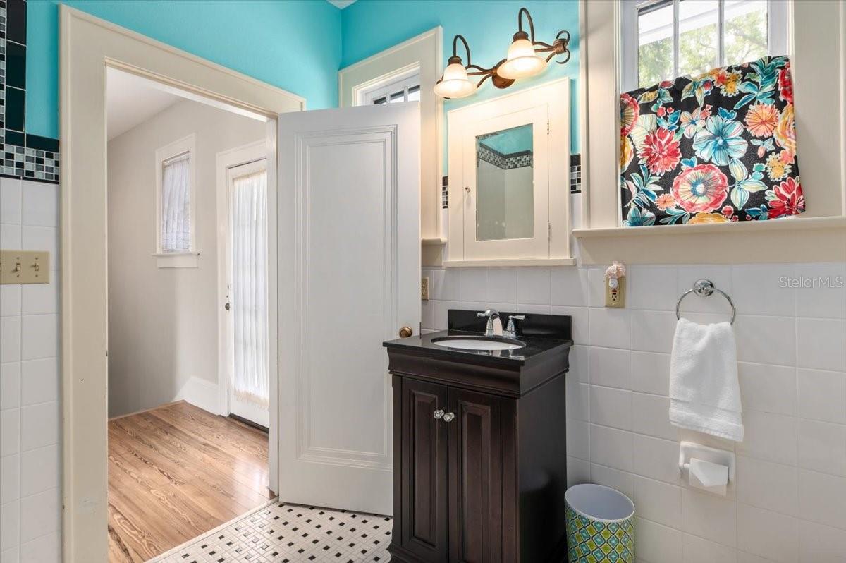 Image 33 of 87 For 2326 2nd Avenue E