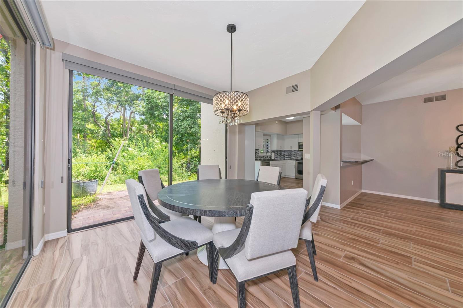 Image 18 of 78 For 1712 Starling Drive 101
