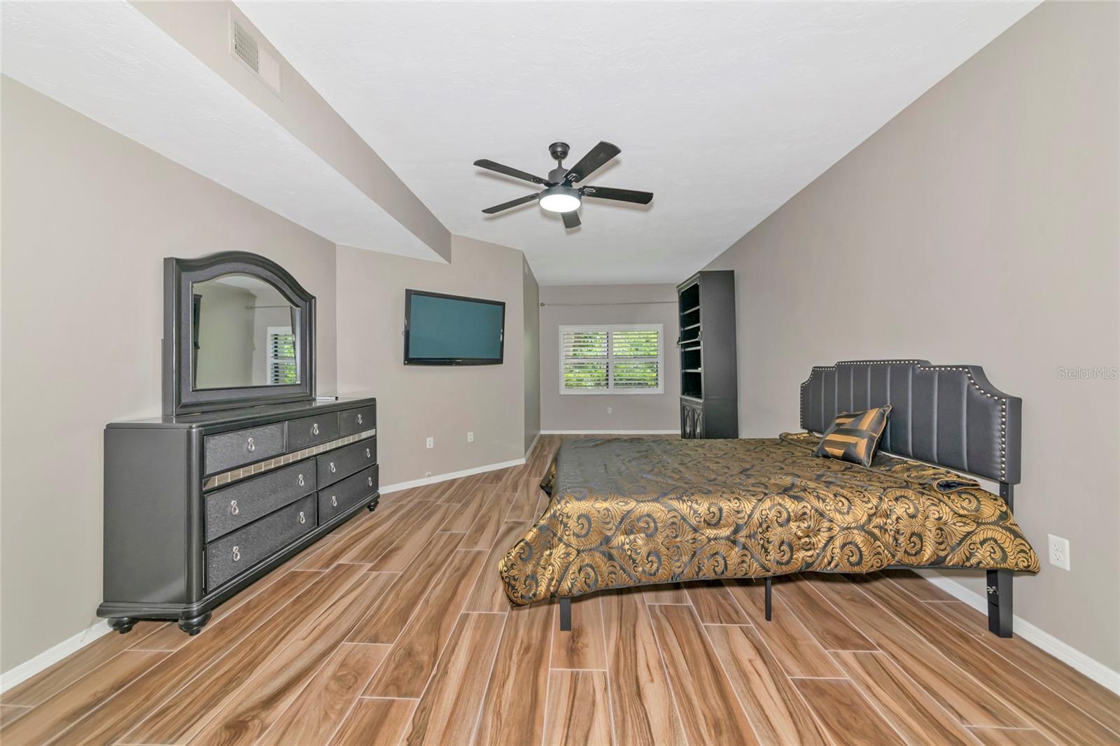 Image 21 of 78 For 1712 Starling Drive 101