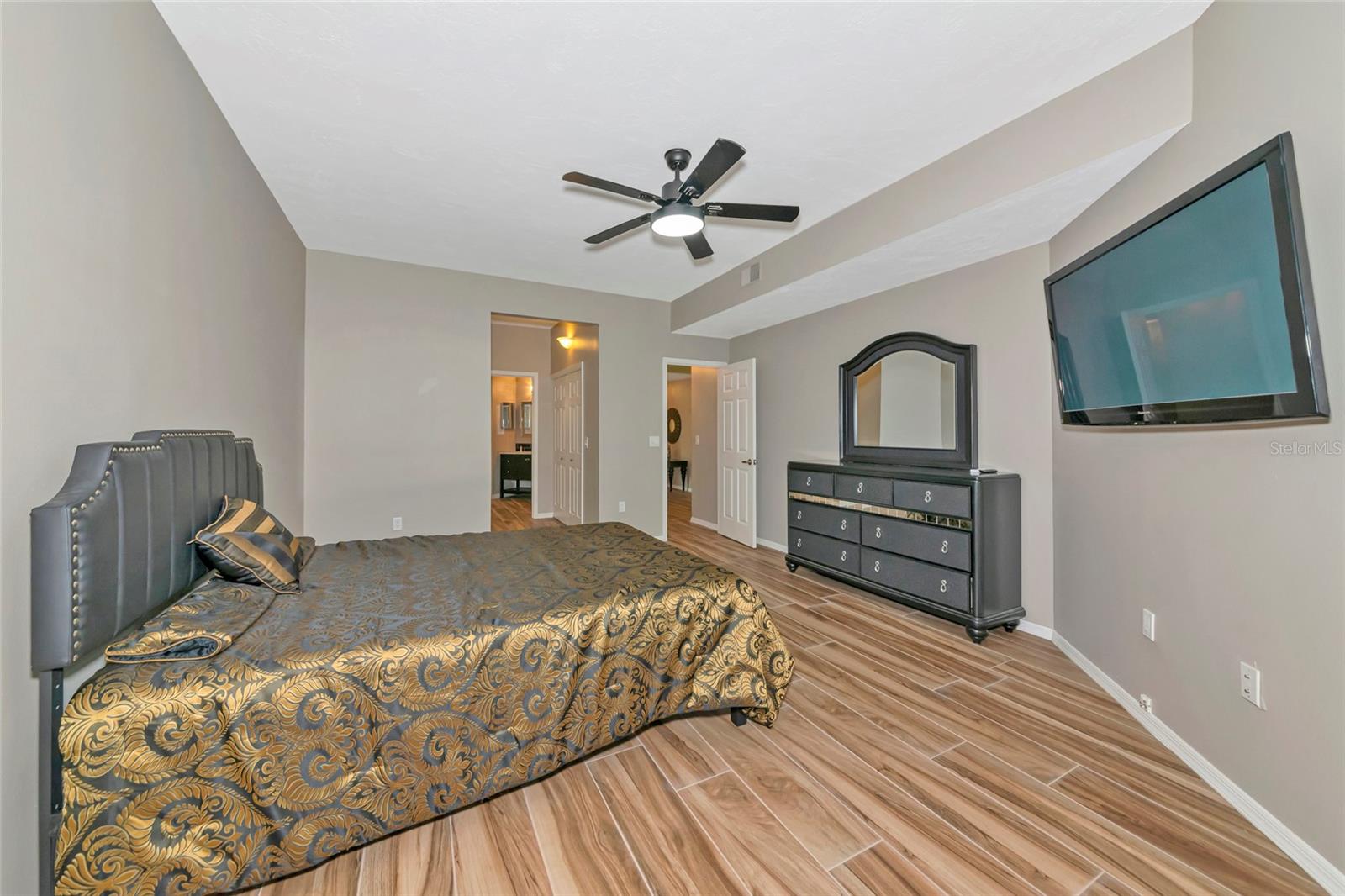 Image 23 of 78 For 1712 Starling Drive 101
