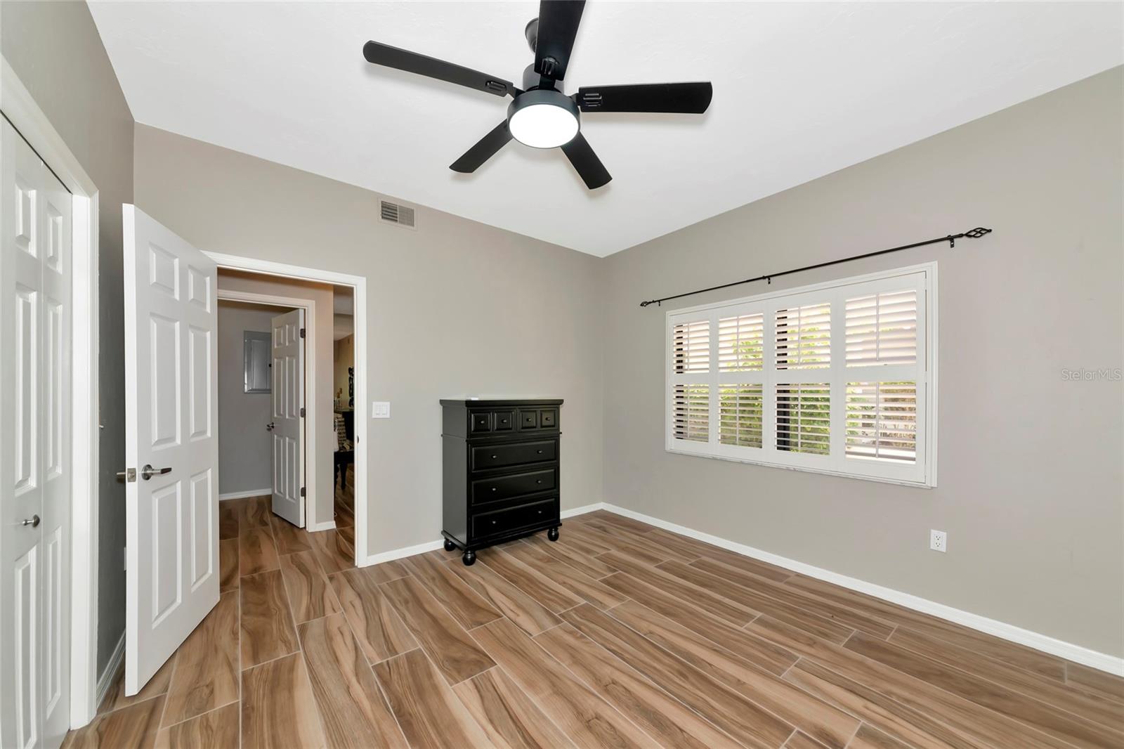 Image 30 of 78 For 1712 Starling Drive 101