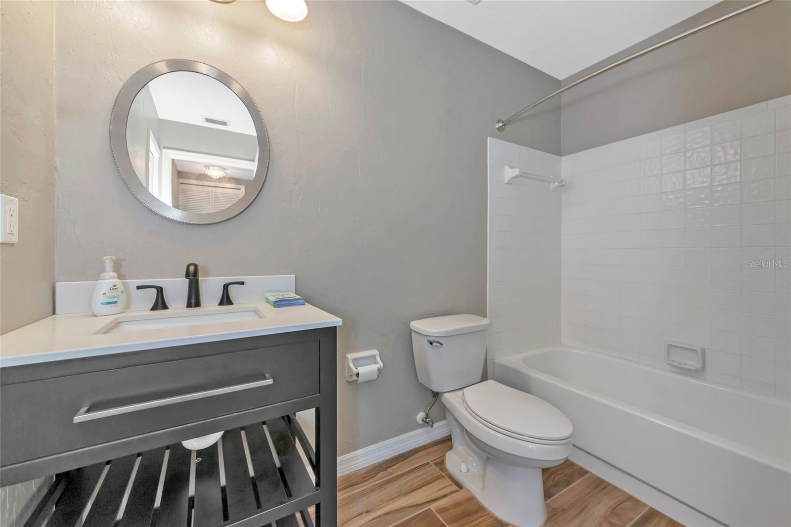 Image 32 of 78 For 1712 Starling Drive 101