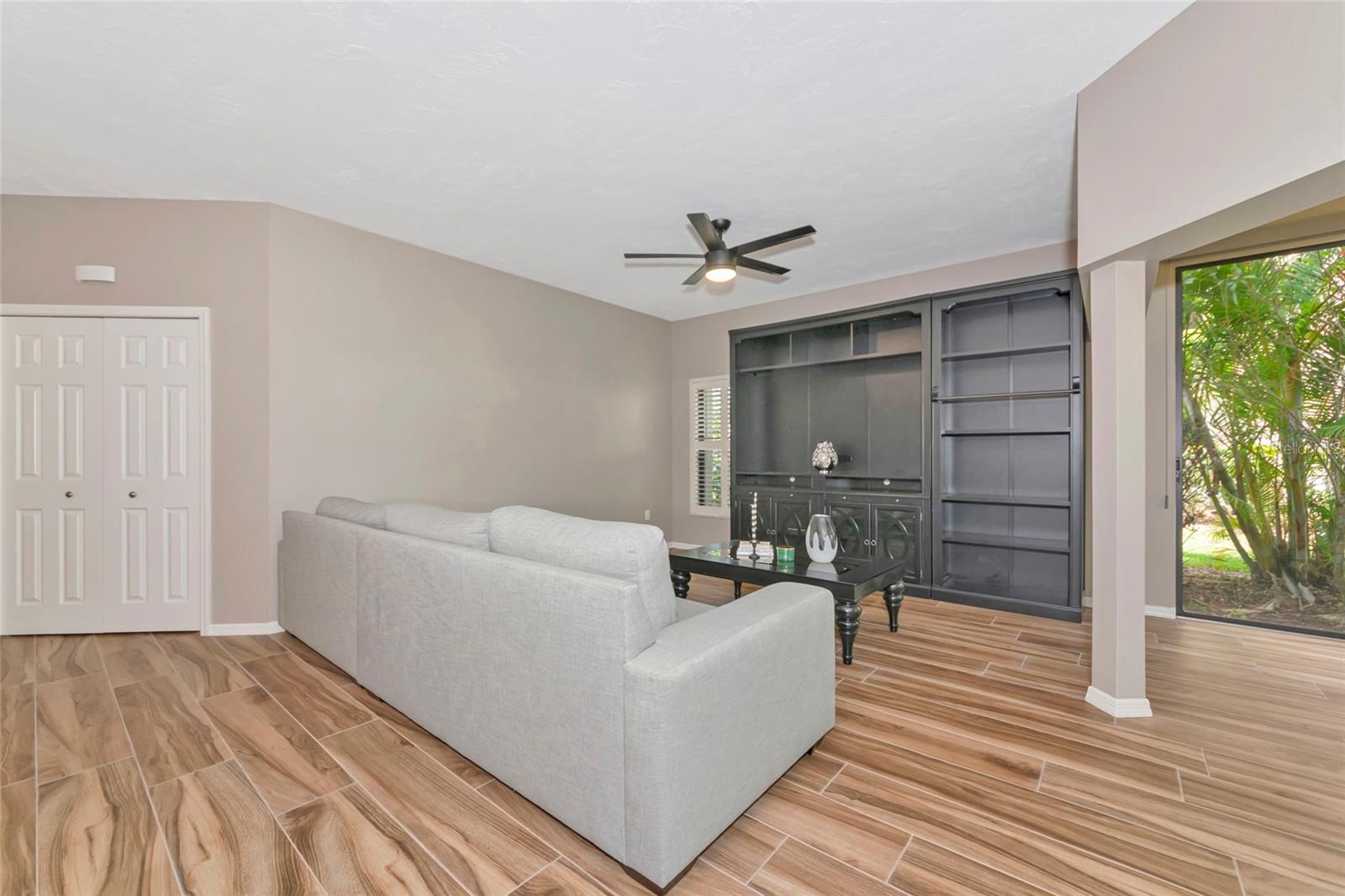 Image 5 of 78 For 1712 Starling Drive 101