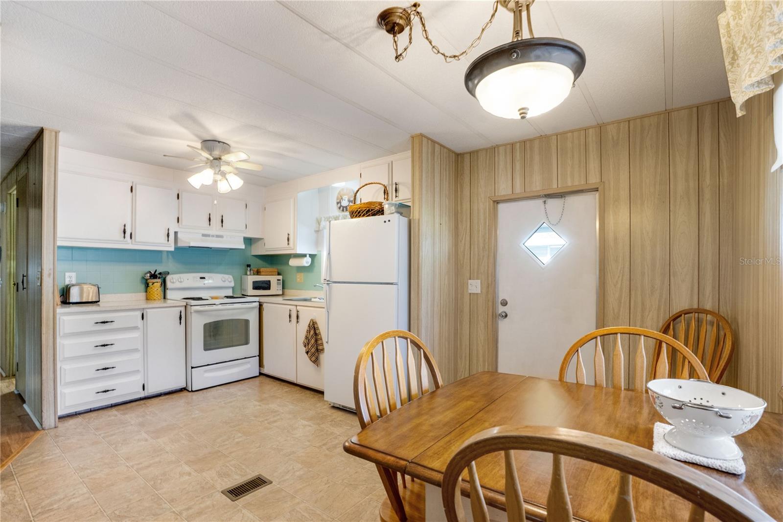 Image 16 of 34 For 808 53rd Avenue E 82