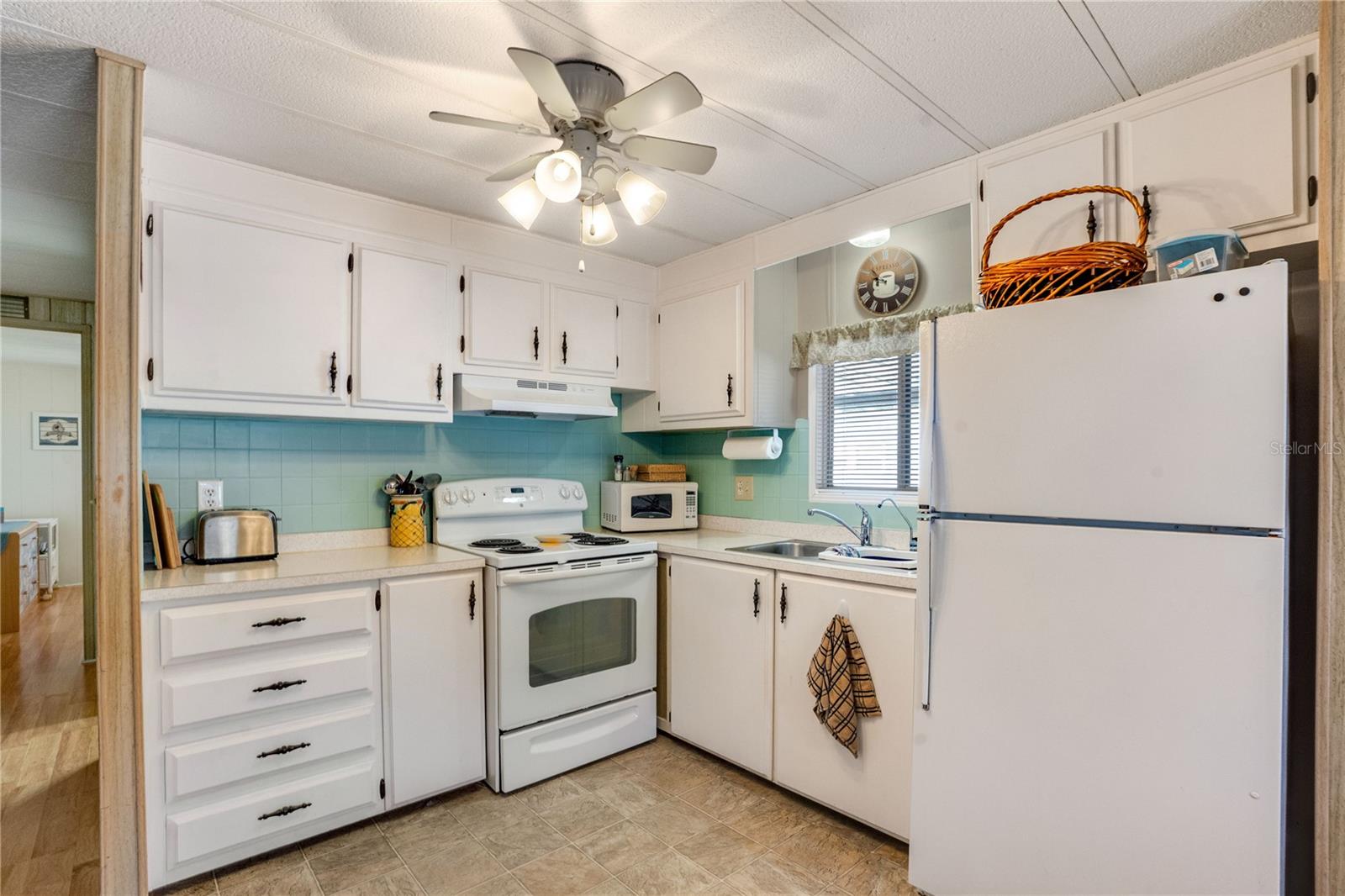 Image 18 of 34 For 808 53rd Avenue E 82