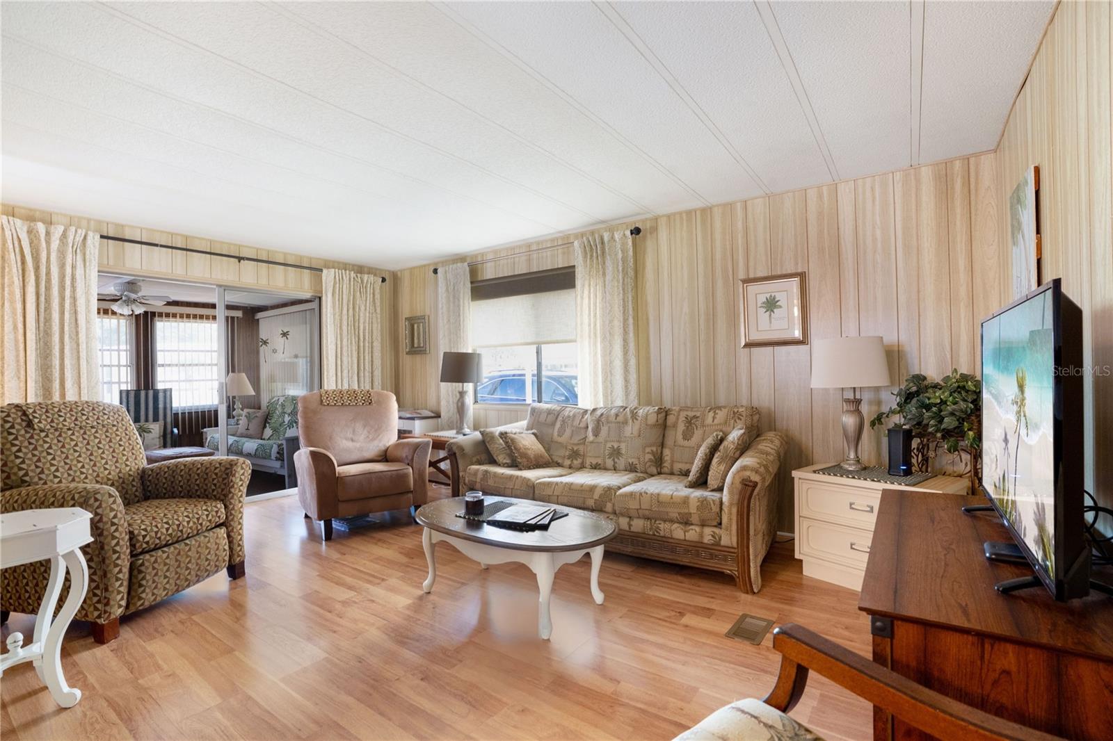 Image 3 of 34 For 808 53rd Avenue E 82