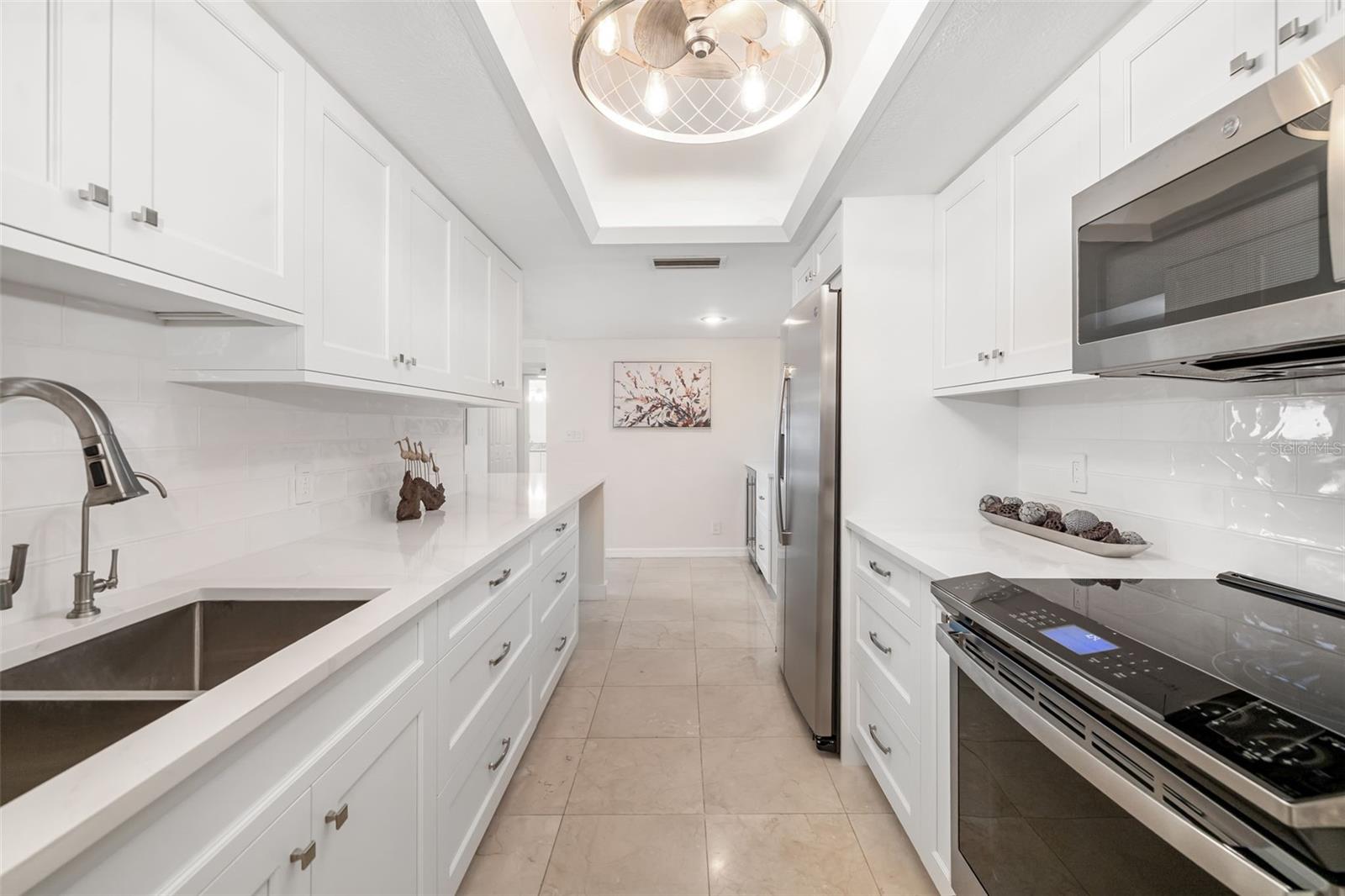 Image 13 of 94 For 1750 Benjamin Franklin Drive 6b
