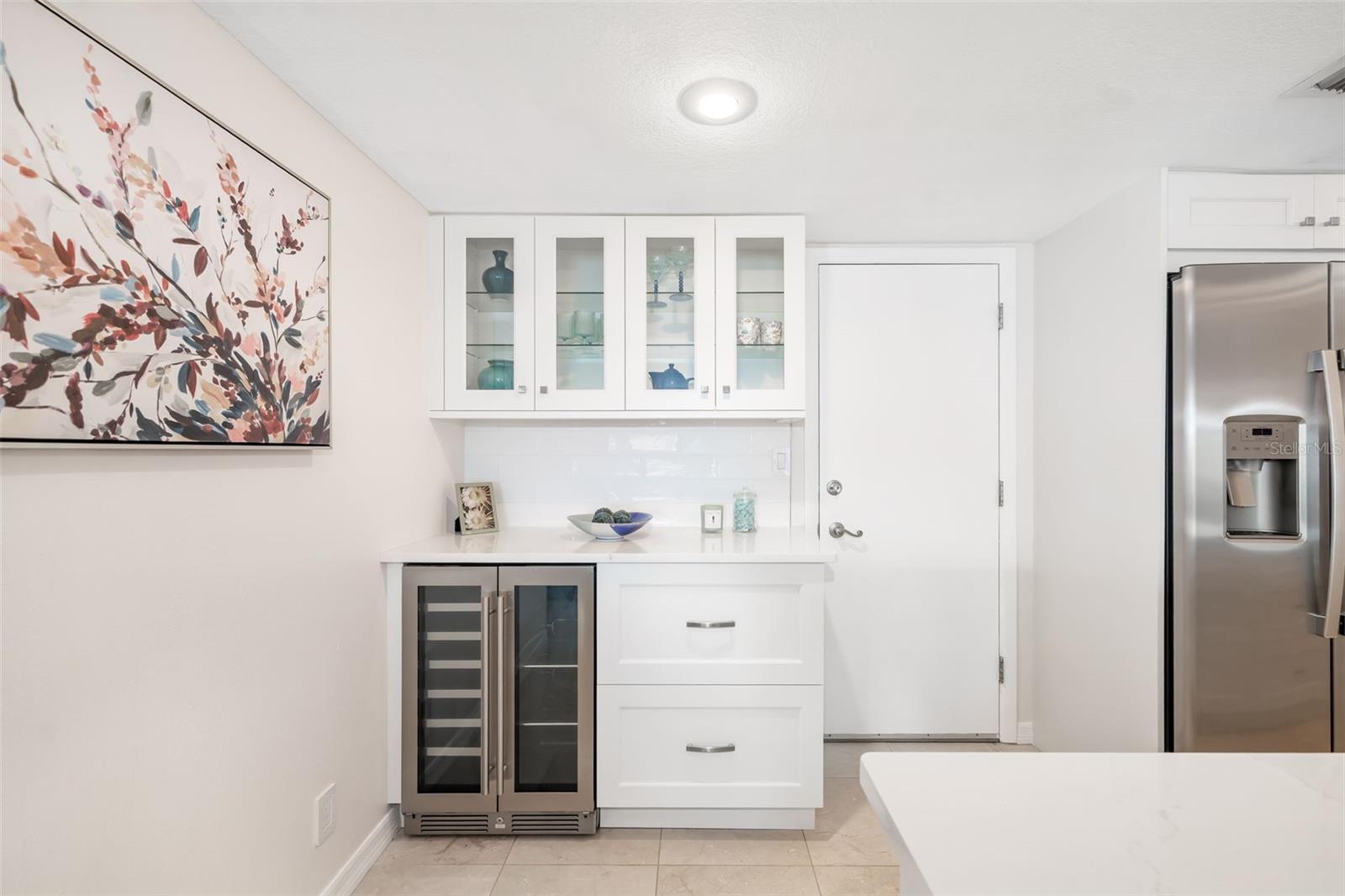 Image 16 of 94 For 1750 Benjamin Franklin Drive 6b