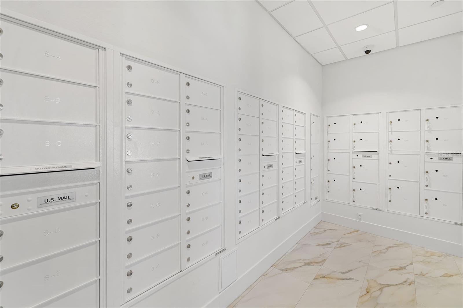 Image 43 of 94 For 1750 Benjamin Franklin Drive 6b