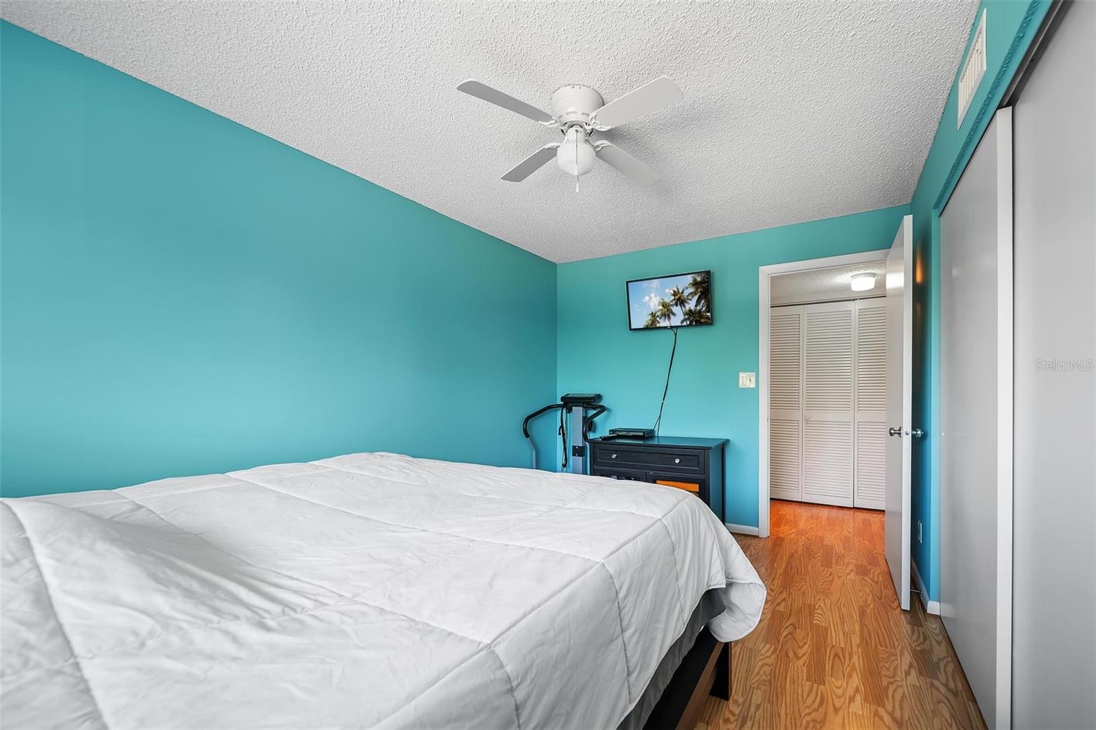 Image 12 of 41 For 6033 34th Street W 132