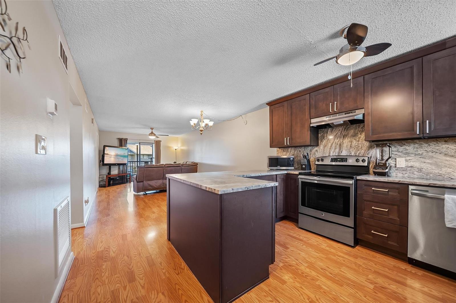 Image 26 of 41 For 6033 34th Street W 132