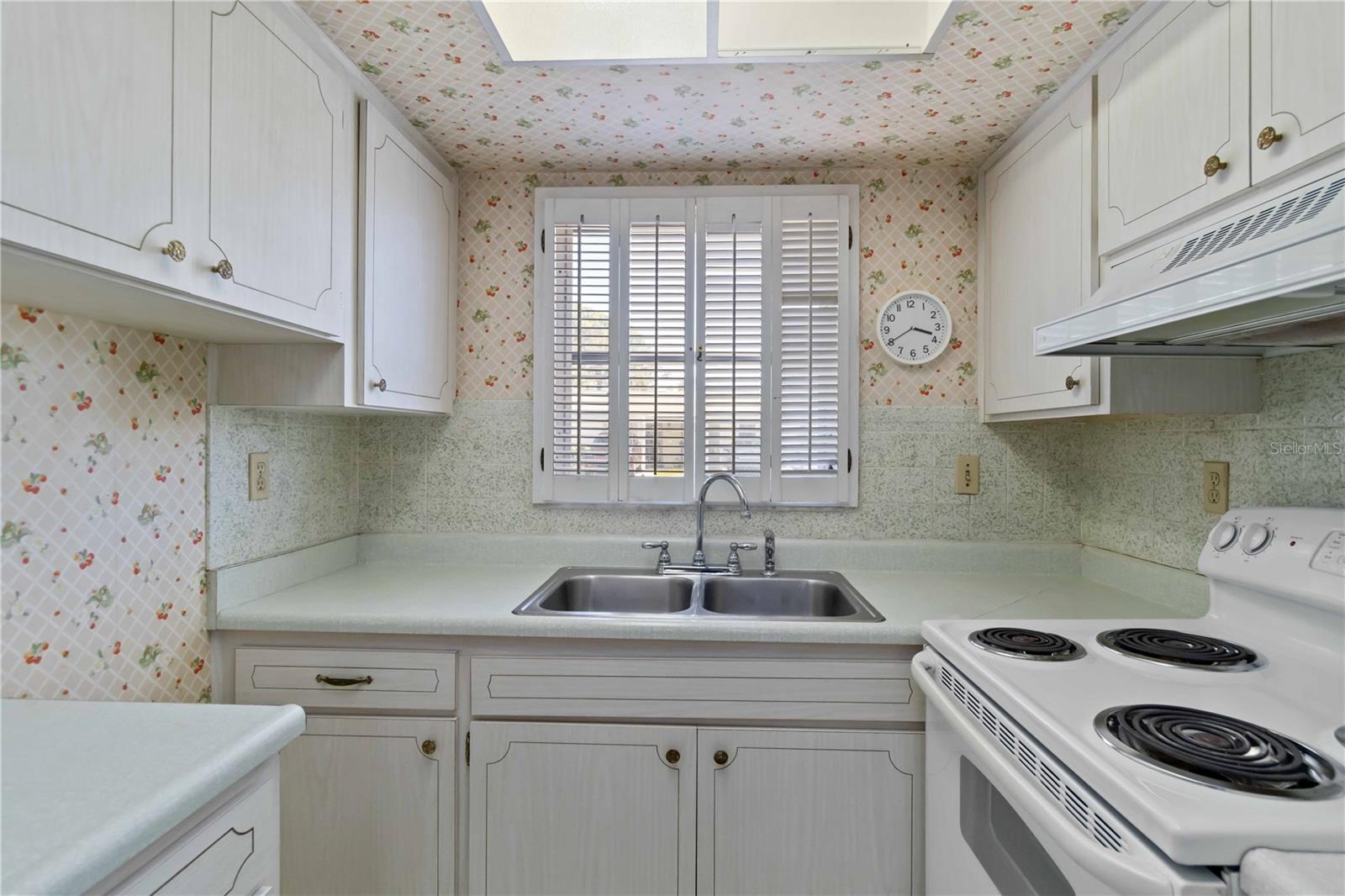 Image 3 of 18 For 2819 Swifton Drive 9