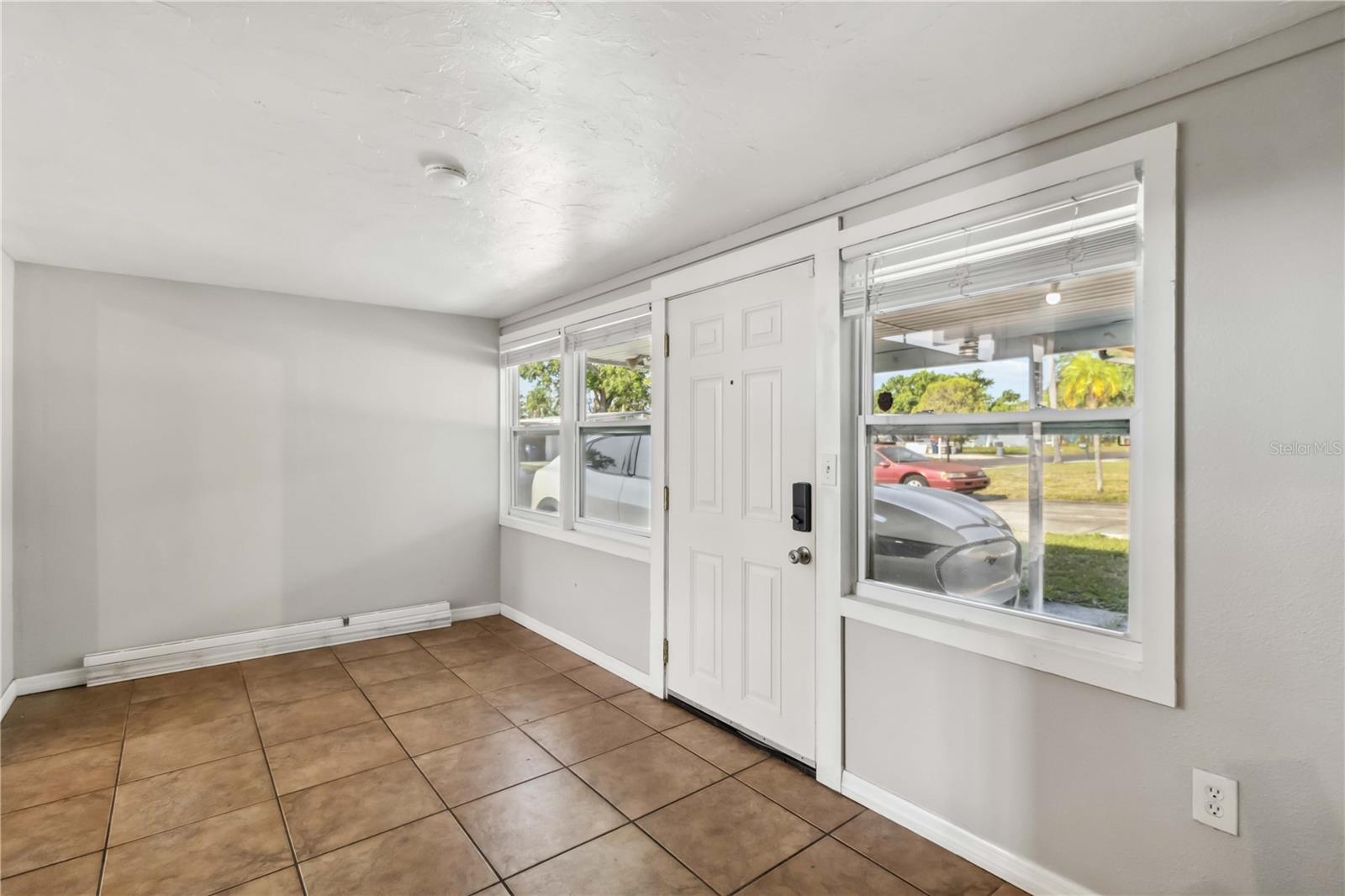 Image 11 of 33 For 2400 Stanford Avenue