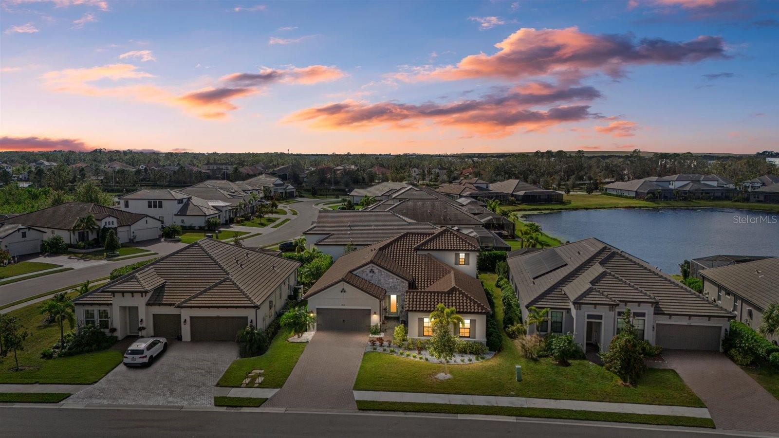 Image 3 of 34 For 2028 Woodleaf Hammock Court