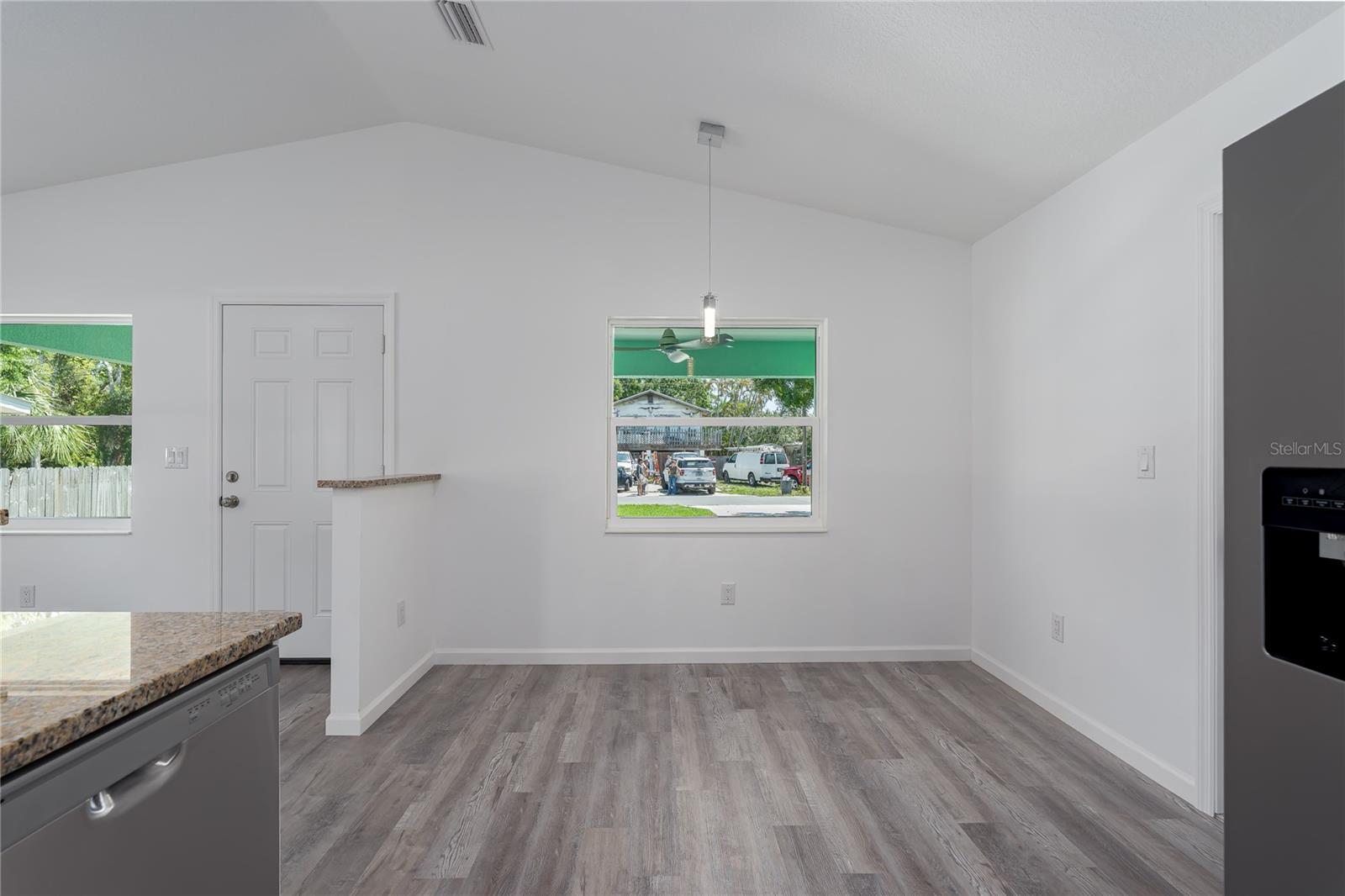 Image 5 of 25 For 3712 19th Street E