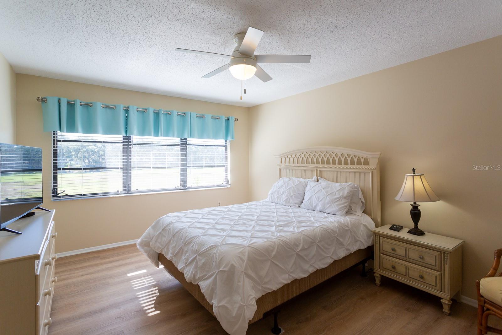 Image 18 of 41 For 5630 Golf Pointe Drive 206