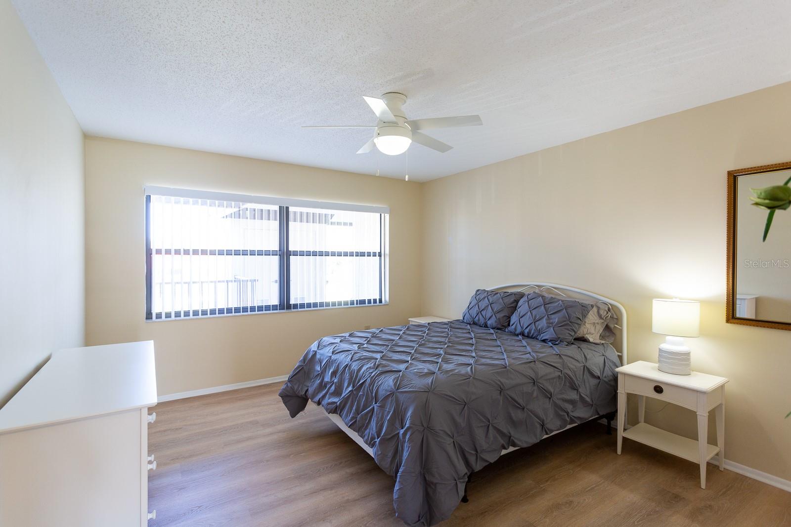 Image 21 of 41 For 5630 Golf Pointe Drive 206