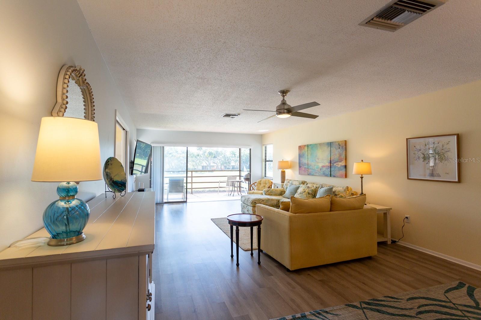 Image 8 of 41 For 5630 Golf Pointe Drive 206