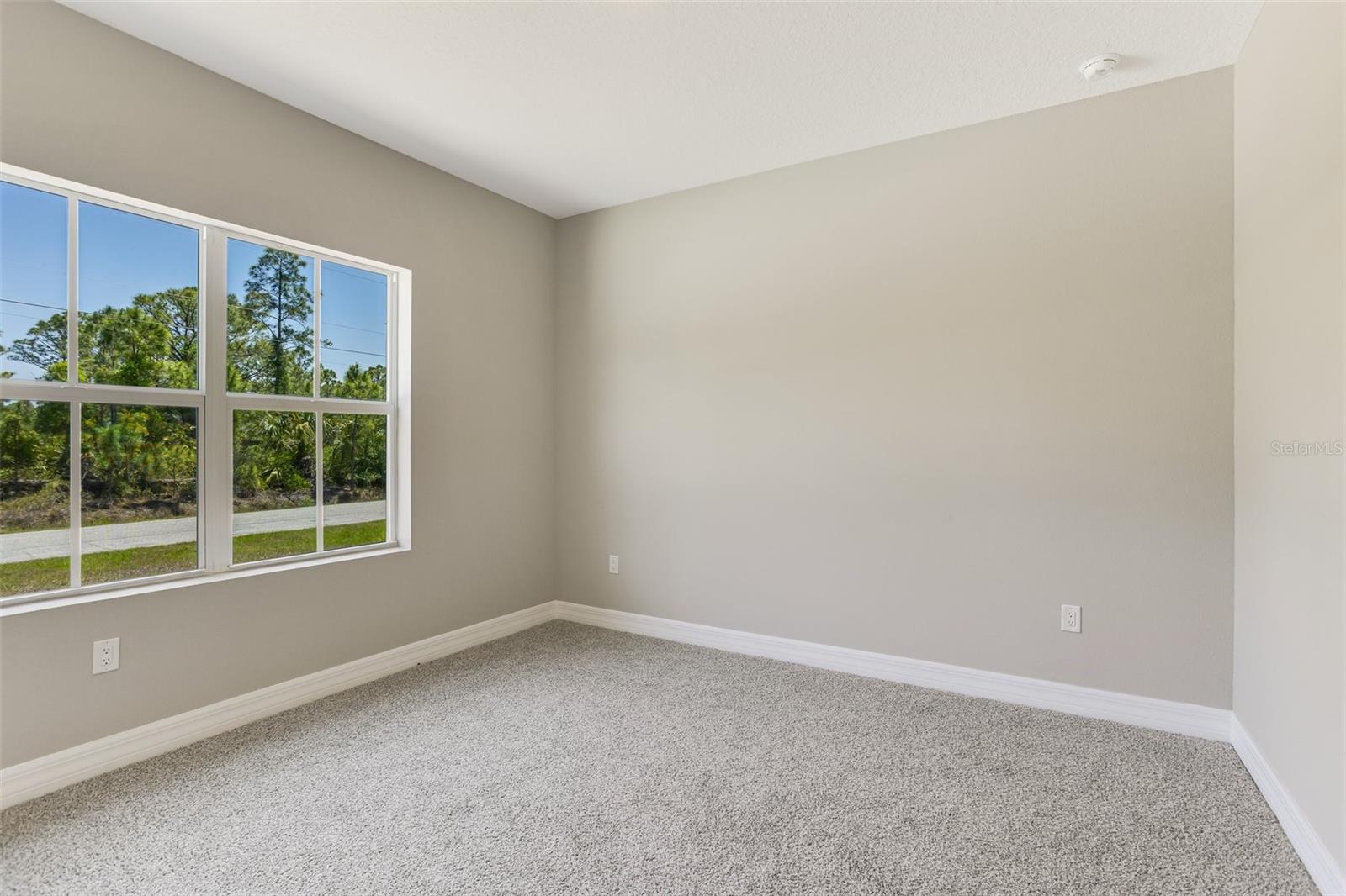 Image 19 of 32 For 2290 Beeville Avenue