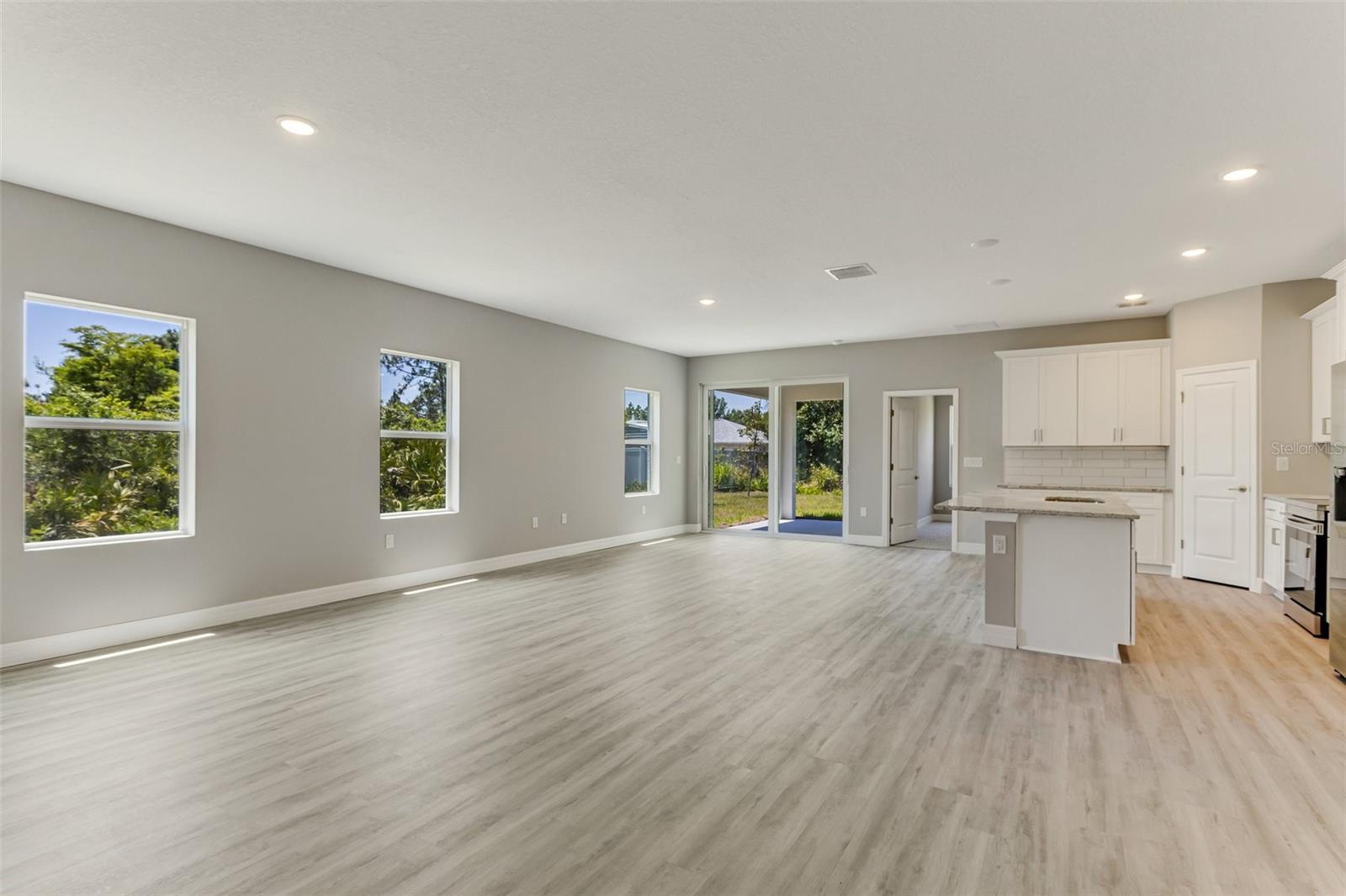 Image 4 of 32 For 2290 Beeville Avenue