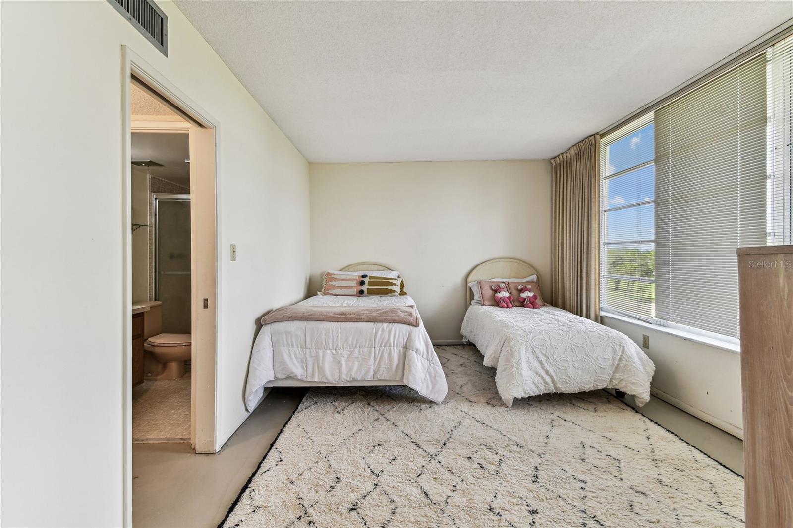 Image 25 of 34 For 7461 Country Club Dr N 408