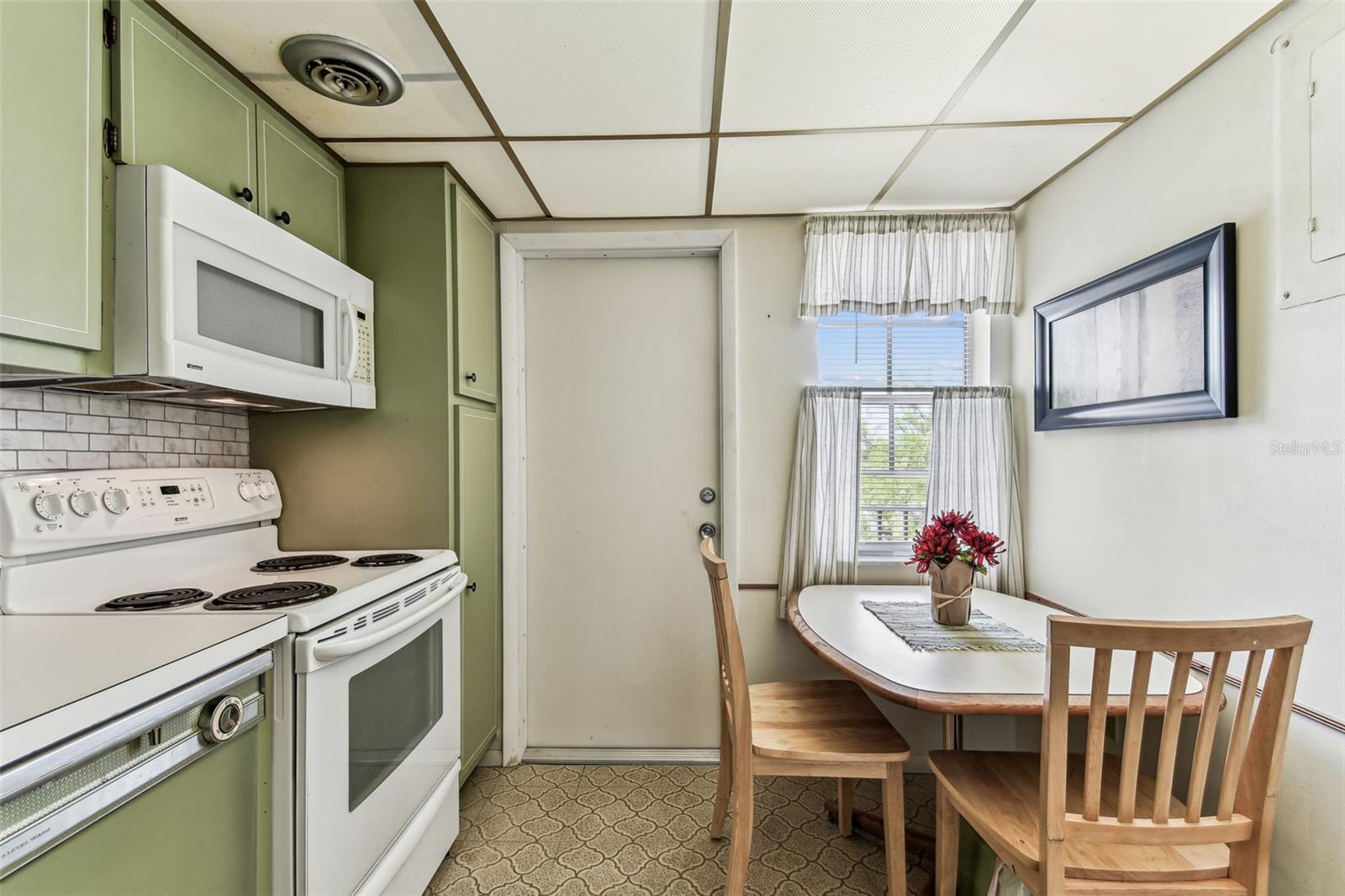 Image 5 of 34 For 7461 Country Club Dr N 408