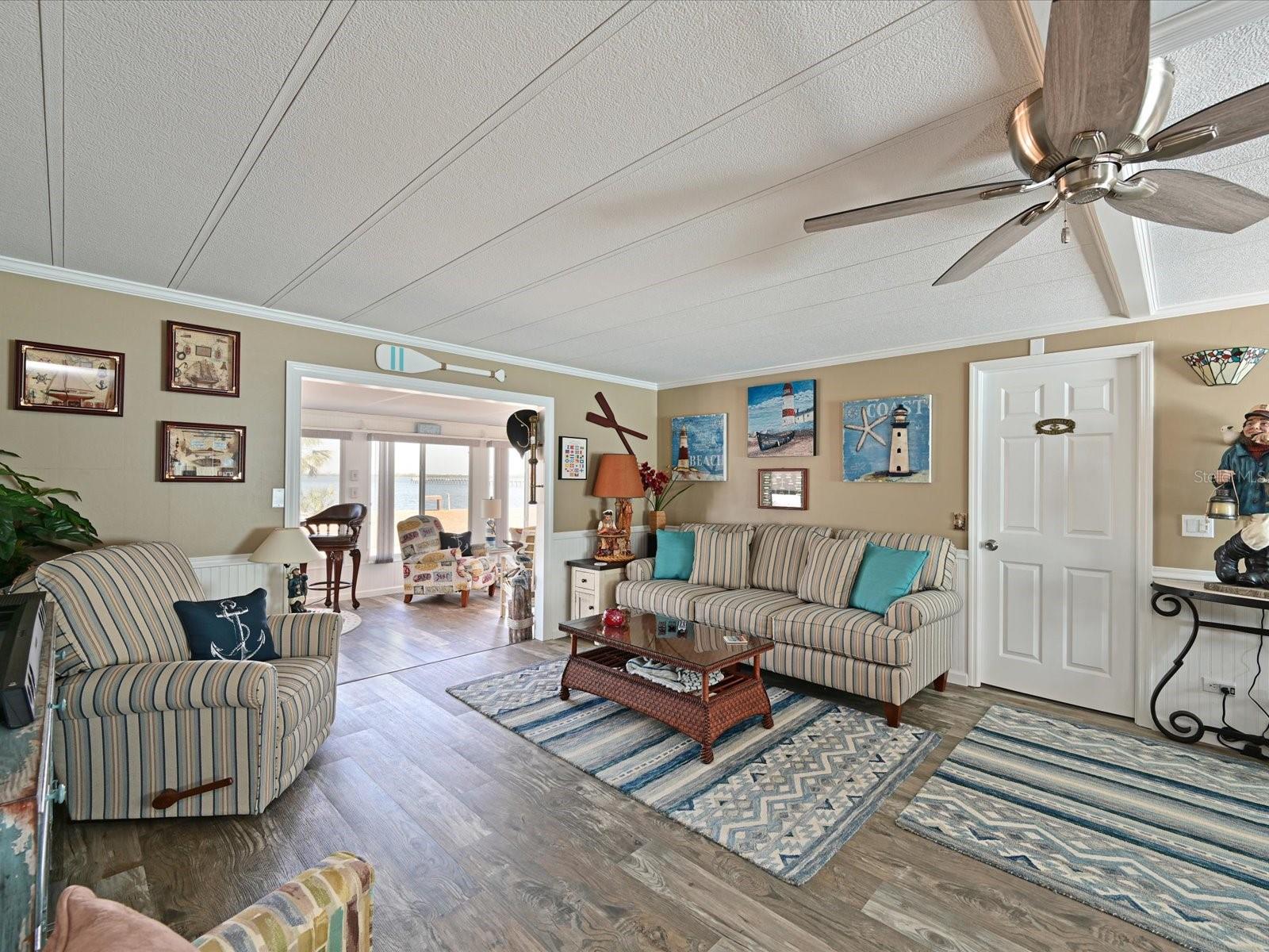 Image 15 of 41 For 2107 Palma Sola Boulevard 97