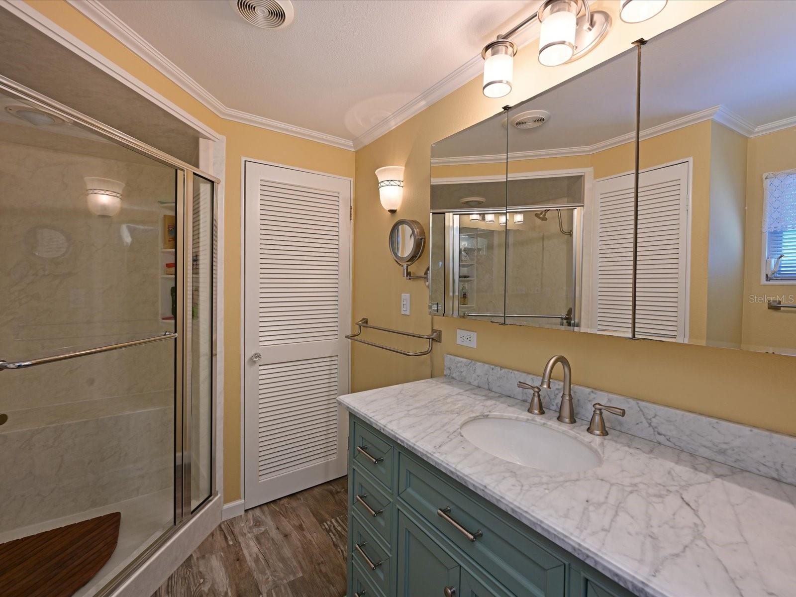 Image 21 of 41 For 2107 Palma Sola Boulevard 97