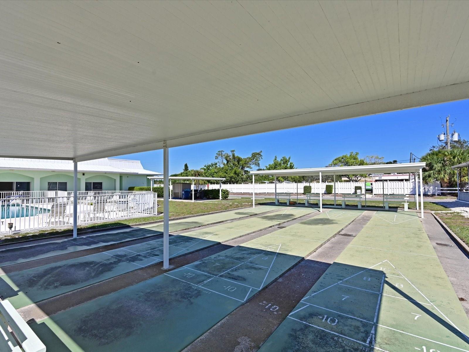 Image 40 of 41 For 2107 Palma Sola Boulevard 97